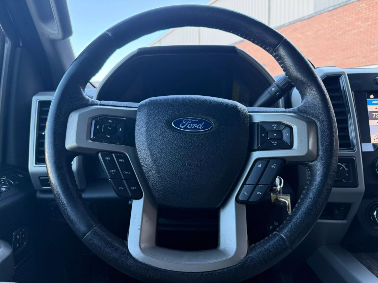 2019 Ford F250 Super Duty Crew Cab - Image 23