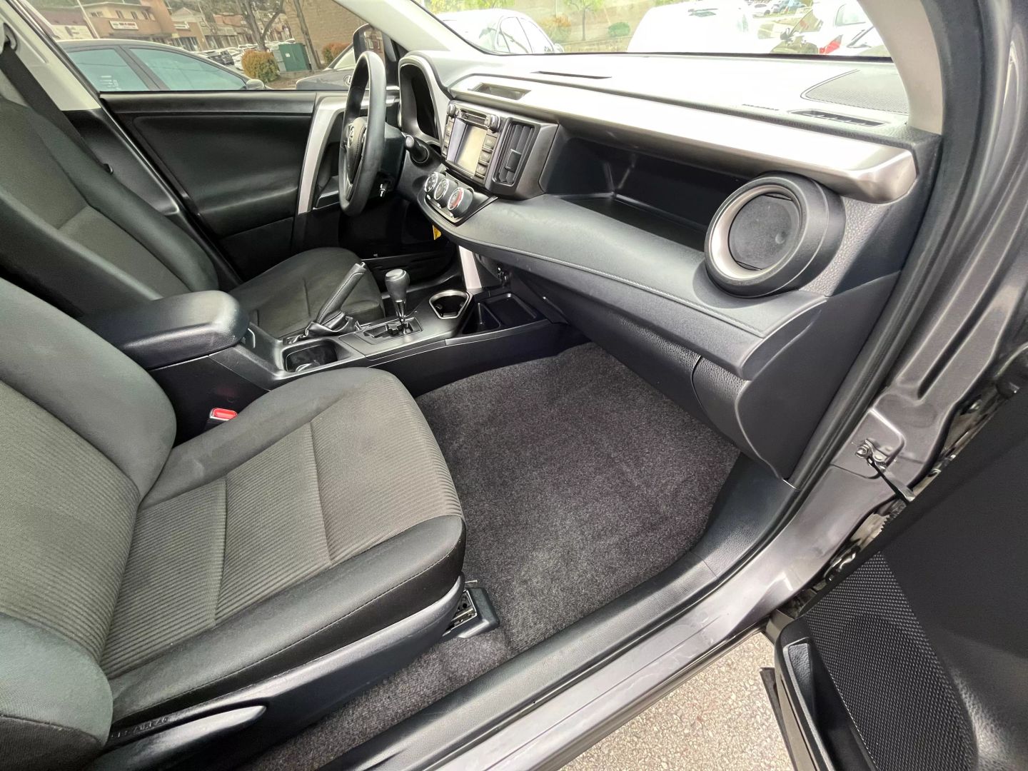 2017 Toyota Rav4  Vin: Jtmzfrev6hj716485 Stock Id: 716485 - Image 12