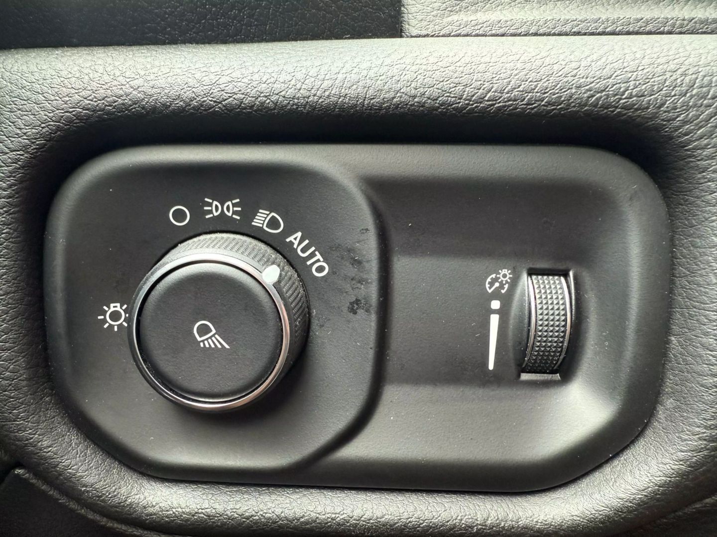 2024 Ram 1500 Crew Cab - Image 27