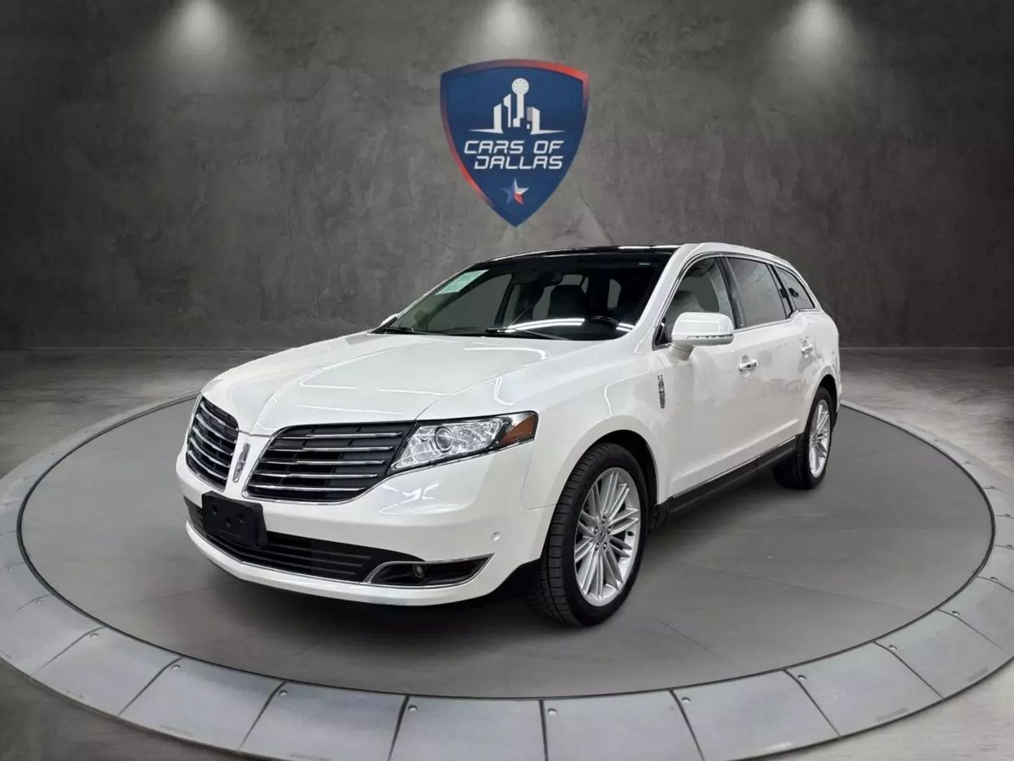 2017 Lincoln Mkt - Image 1