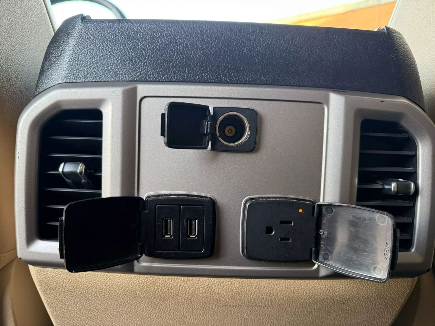 2018 Ford F250 Super Duty Crew Cab - Image 16