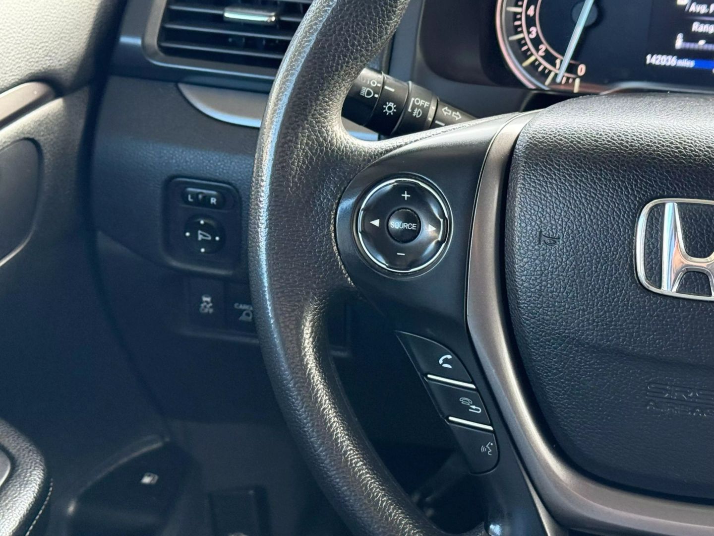 2019 Honda Ridgeline - Image 32