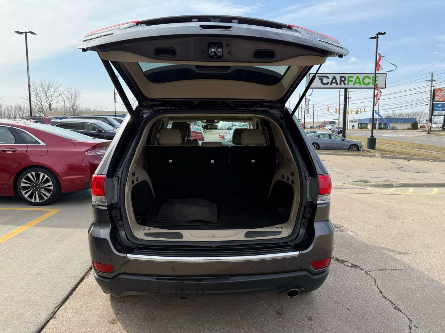 2019 Jeep Grand Cherokee - Image 11