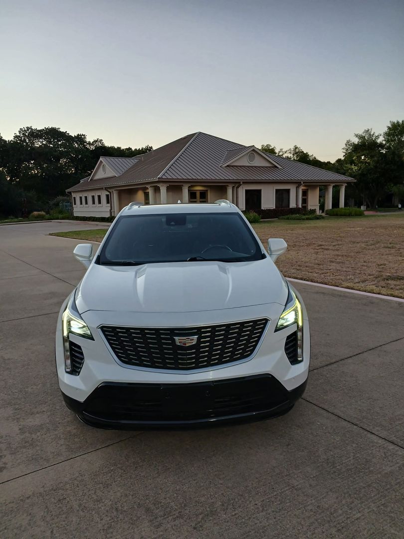 2020 Cadillac Xt4 - Image 2