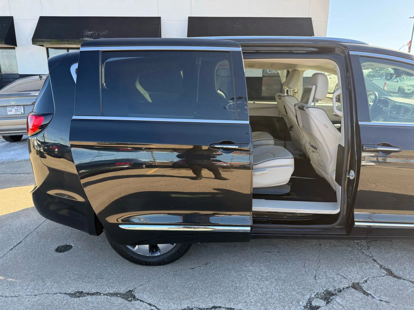 2018 Chrysler Pacifica Hybrid - Image 25