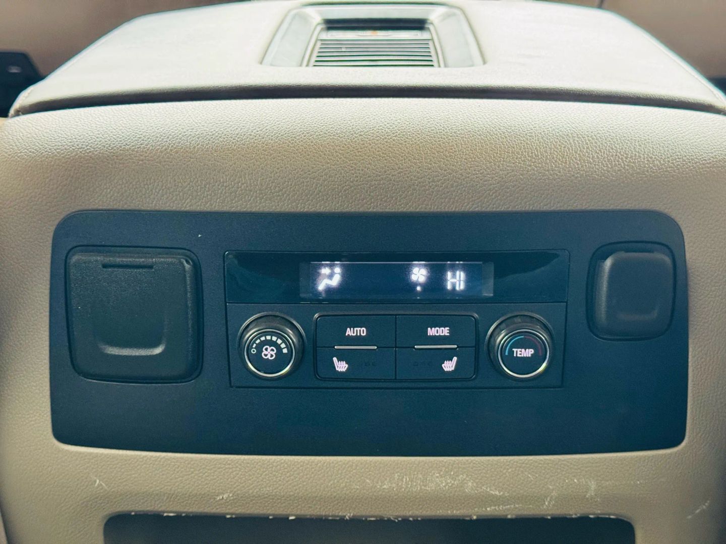 2017 Chevrolet Tahoe - Image 23