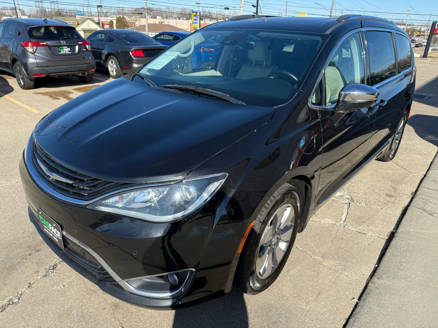 2018 Chrysler Pacifica Hybrid - Image 4