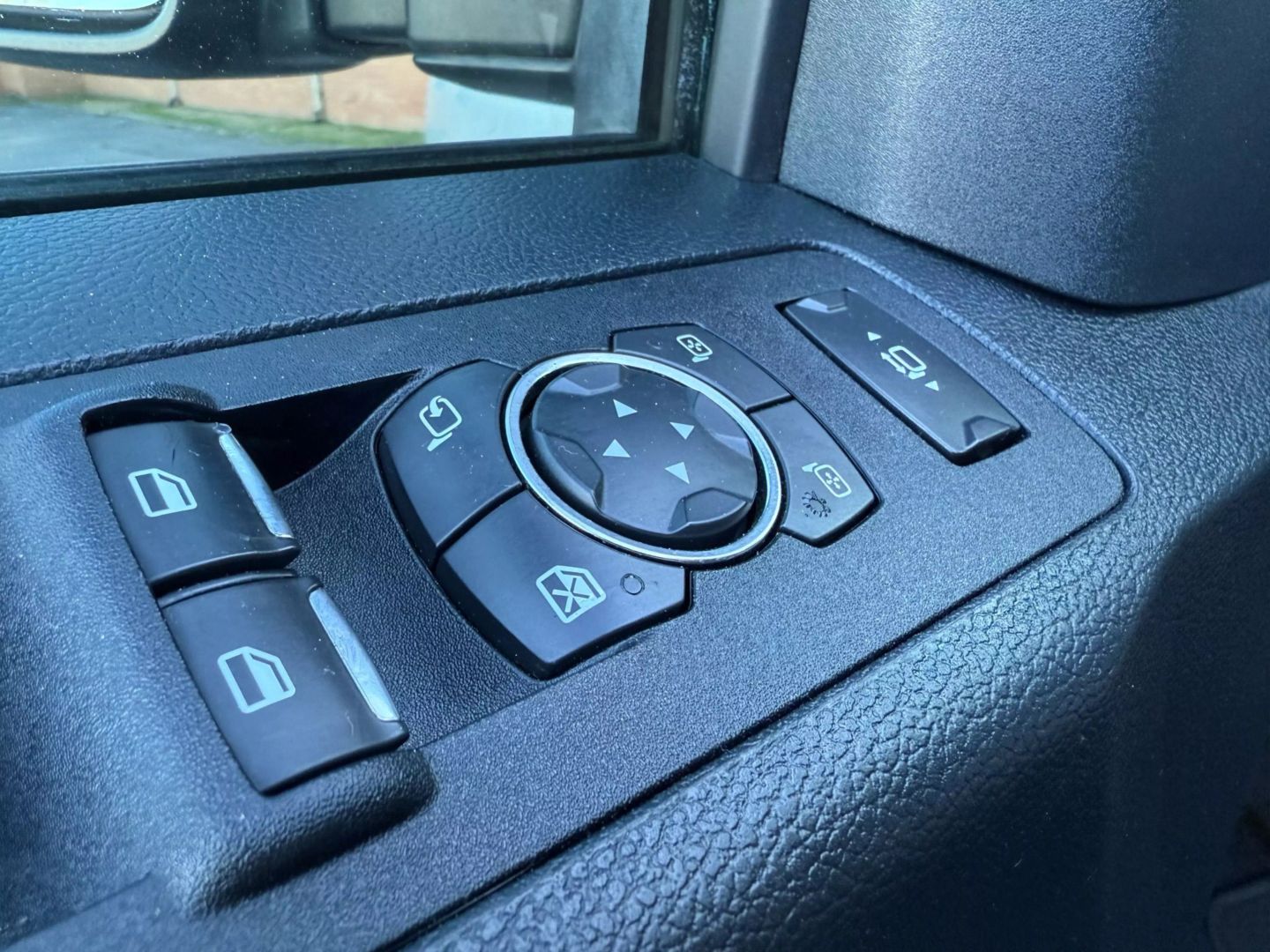 2019 Ford F250 Super Duty Crew Cab - Image 13