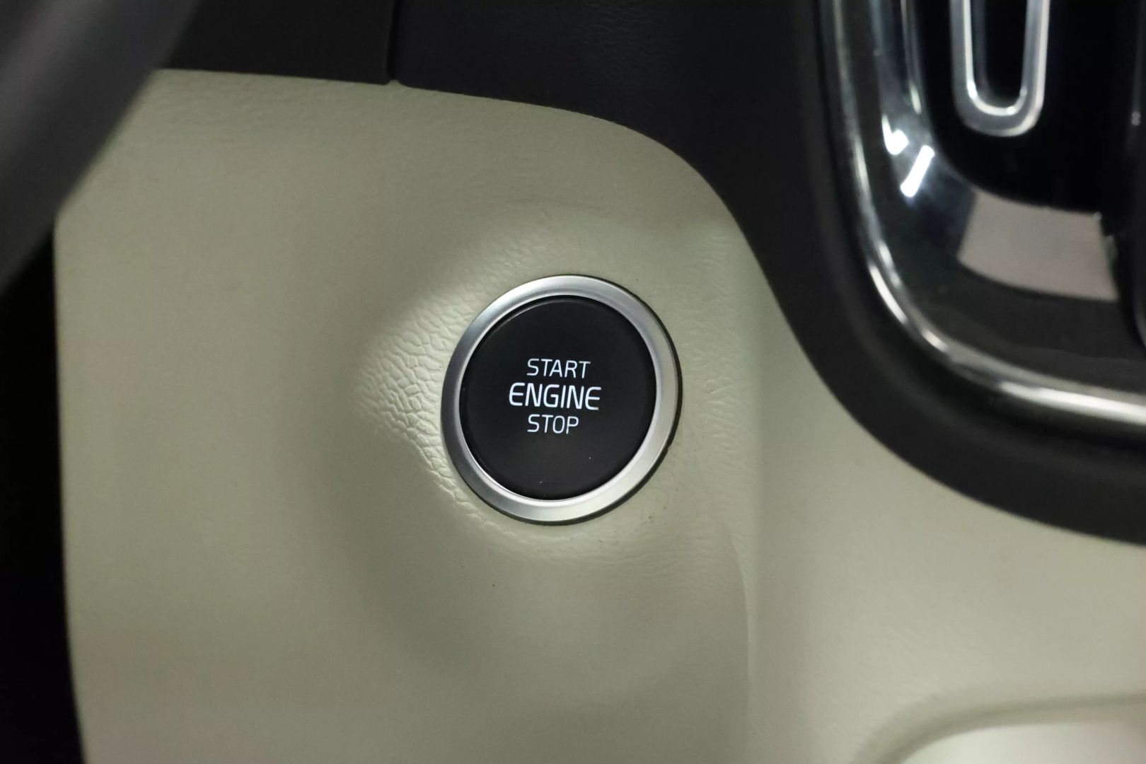 2019 Volvo Xc40 - Image 38