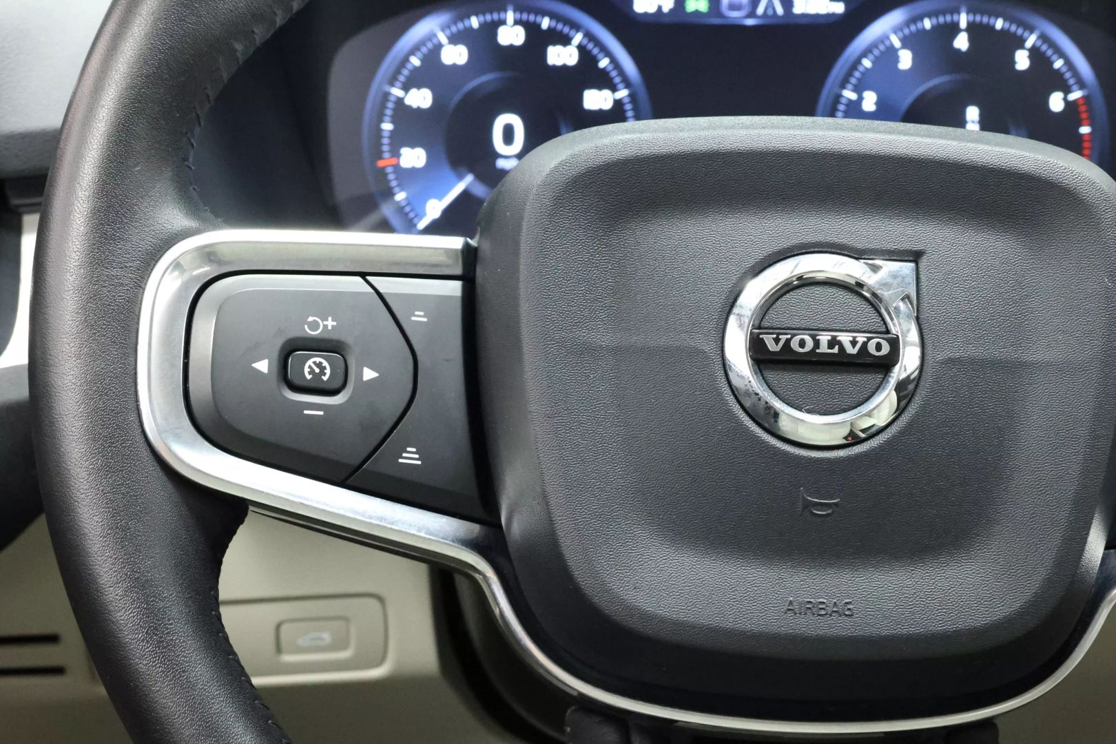 2019 Volvo Xc40 - Image 23