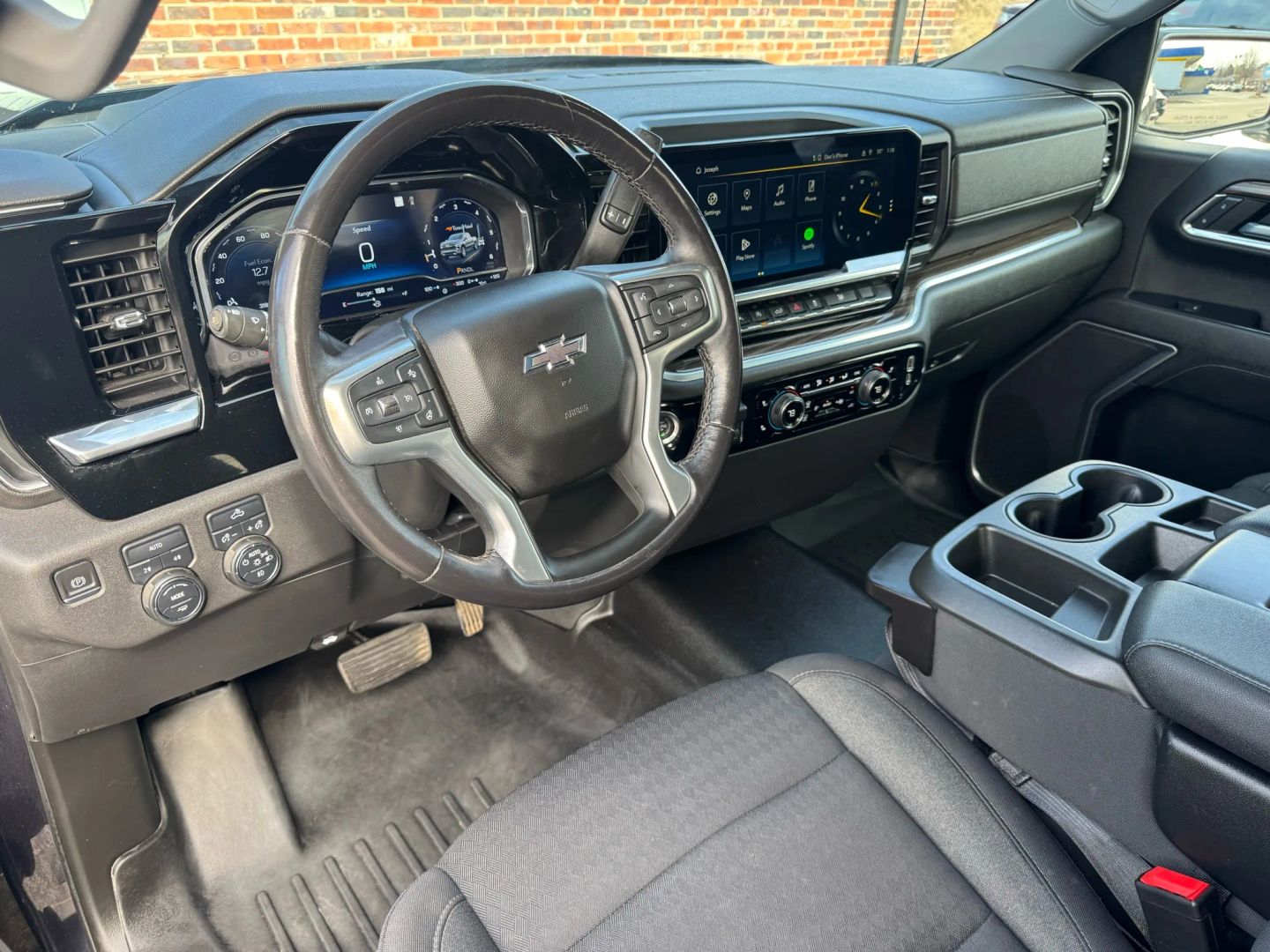 2022 Chevrolet Silverado 1500 Crew Cab - Image 17