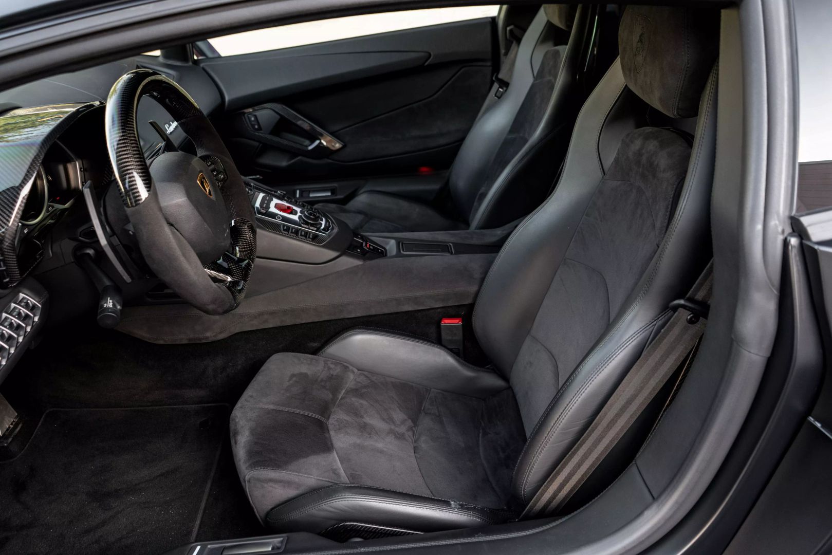 2014 Lamborghini Aventador - Image 55