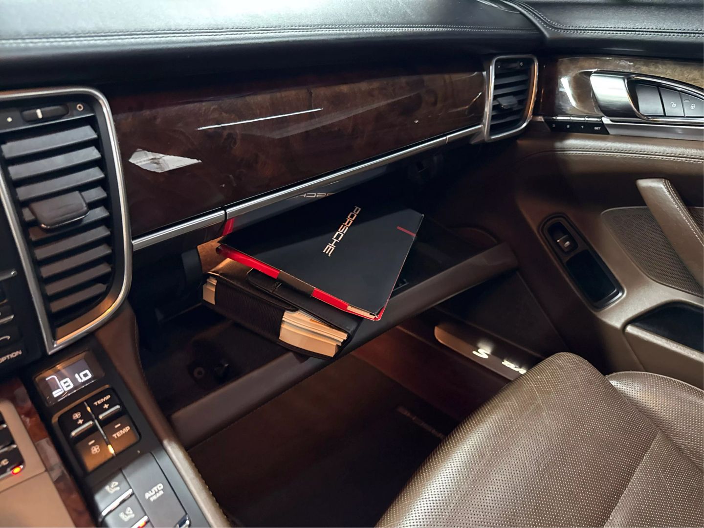 2015 Porsche Panamera - Image 27