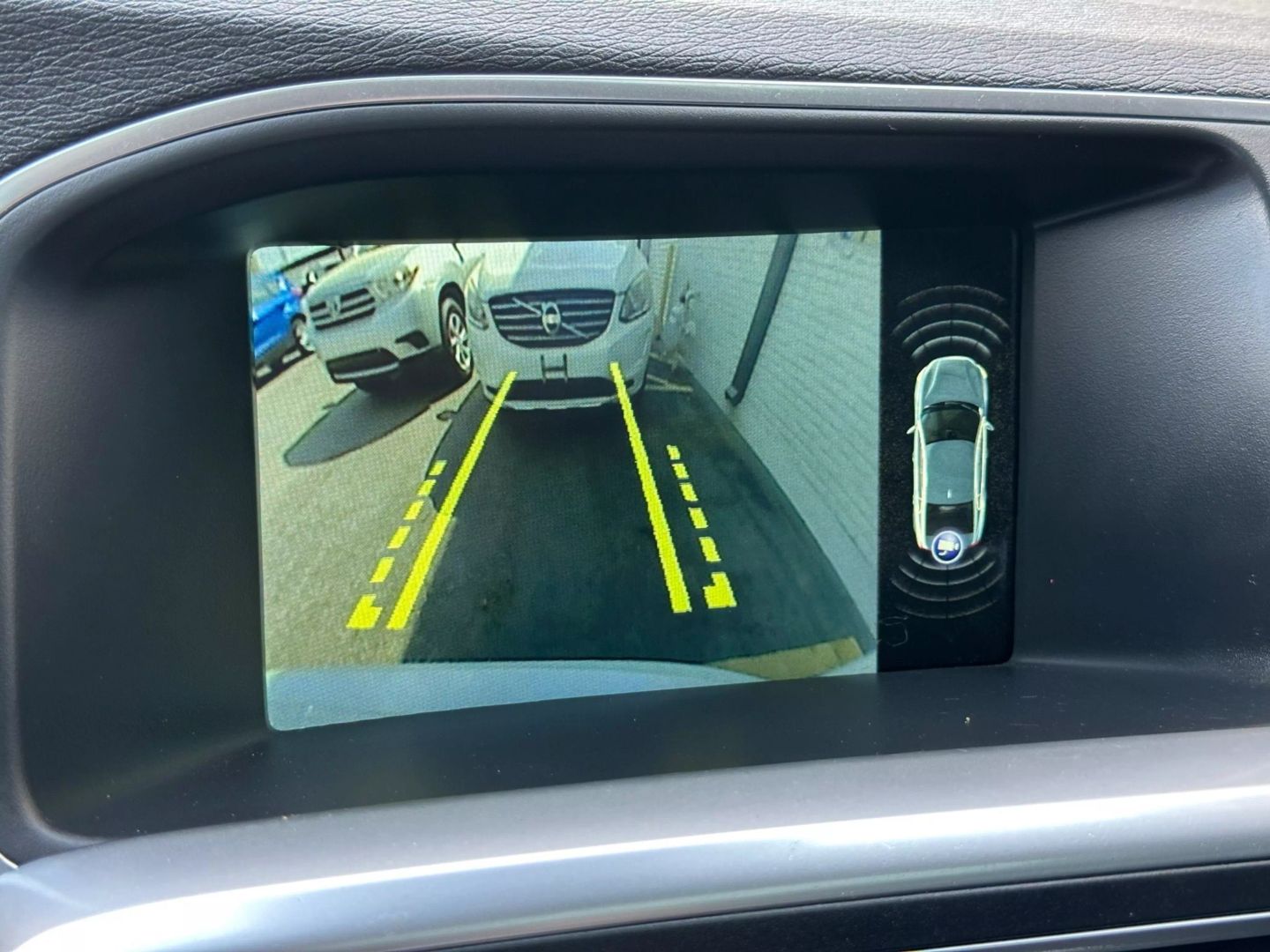2017 Volvo S60 - Image 34