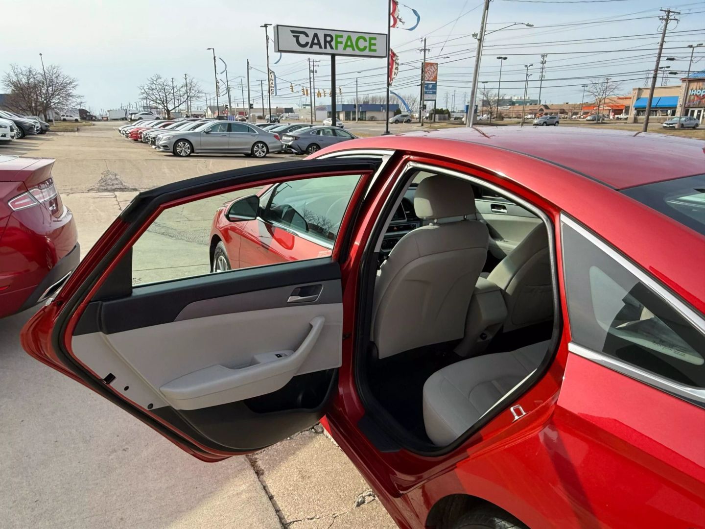 2018 Hyundai Sonata - Image 14