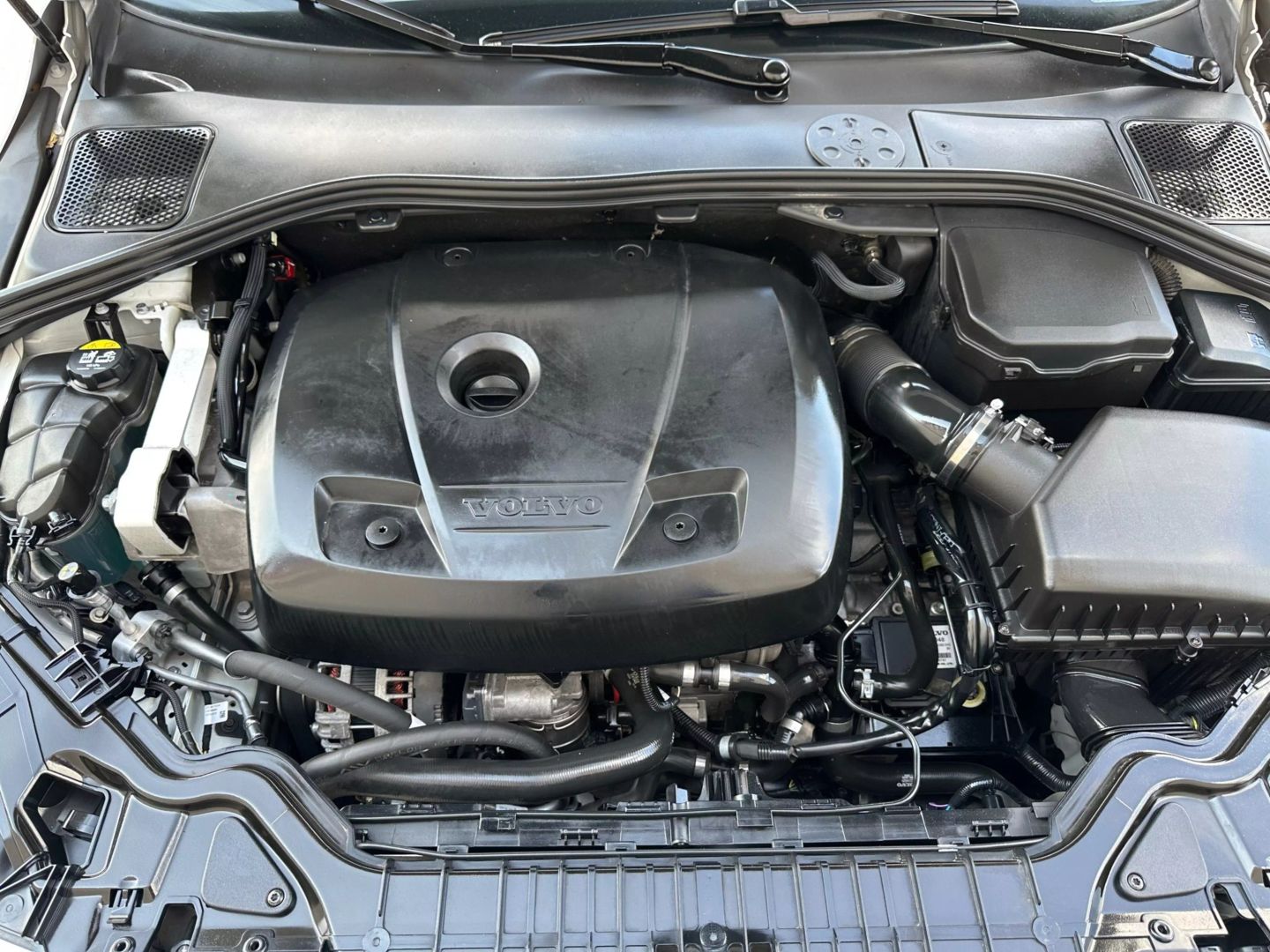 2017 Volvo S60 - Image 49