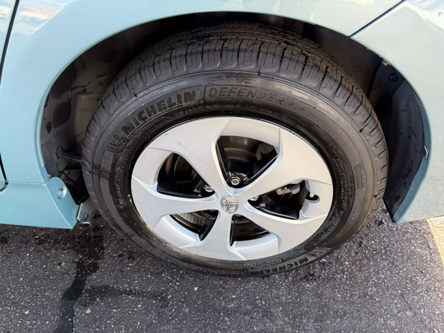 2013 Toyota Prius - Image 40