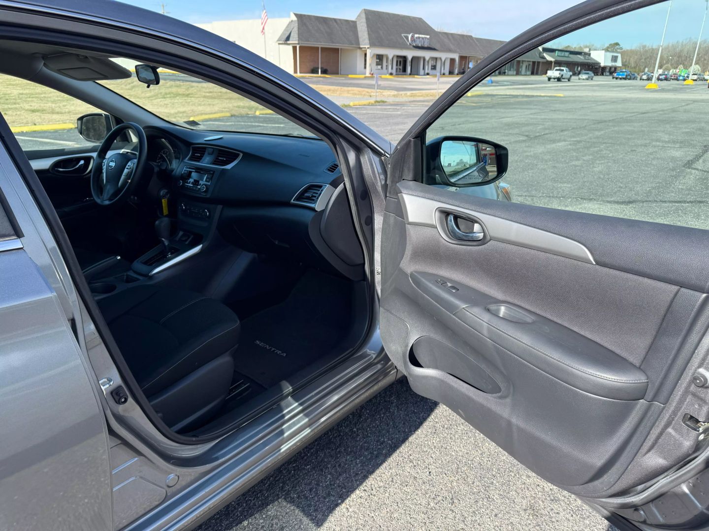 2017 Nissan Sentra - Image 14