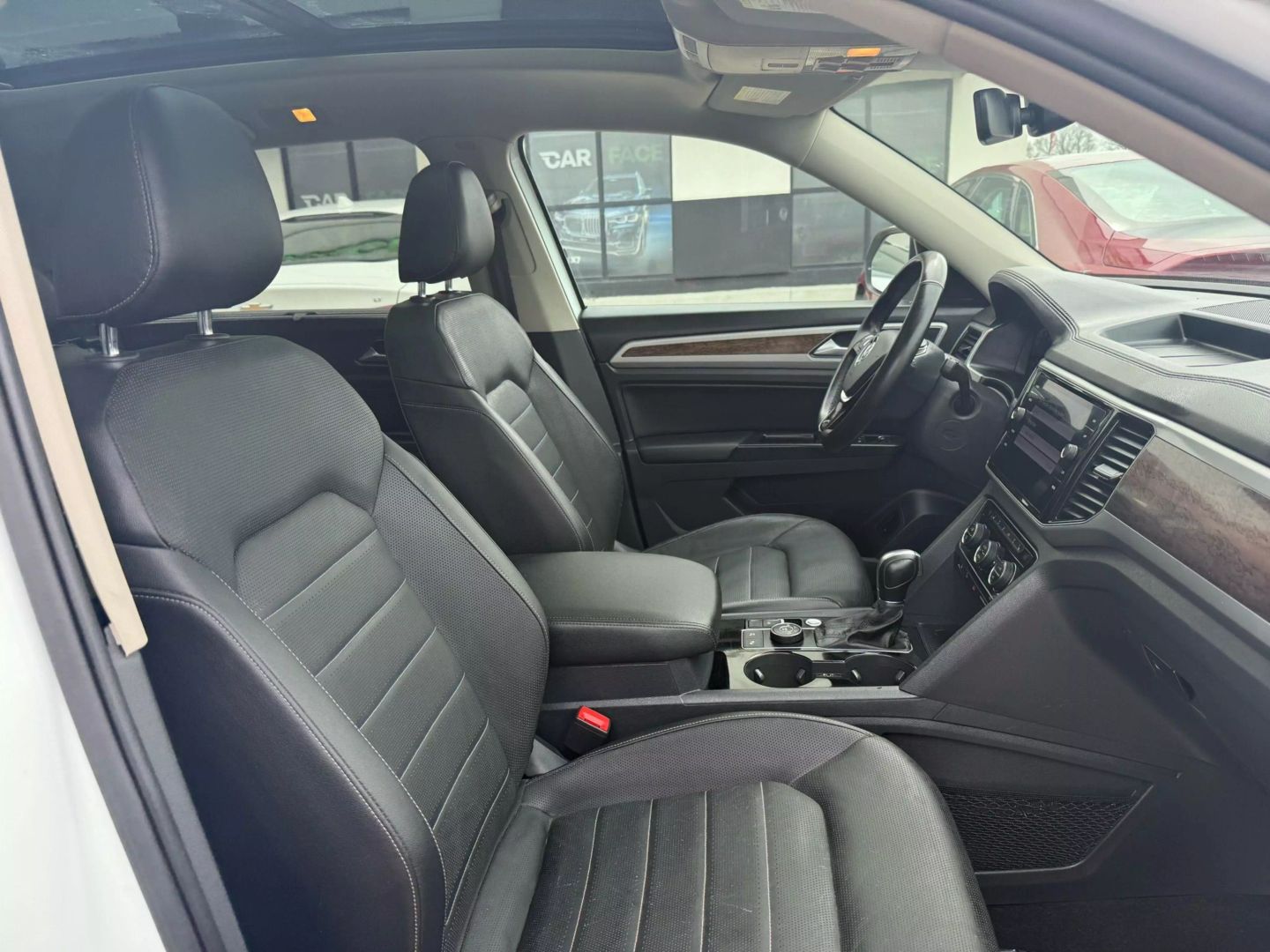 2019 Volkswagen Atlas - Image 29