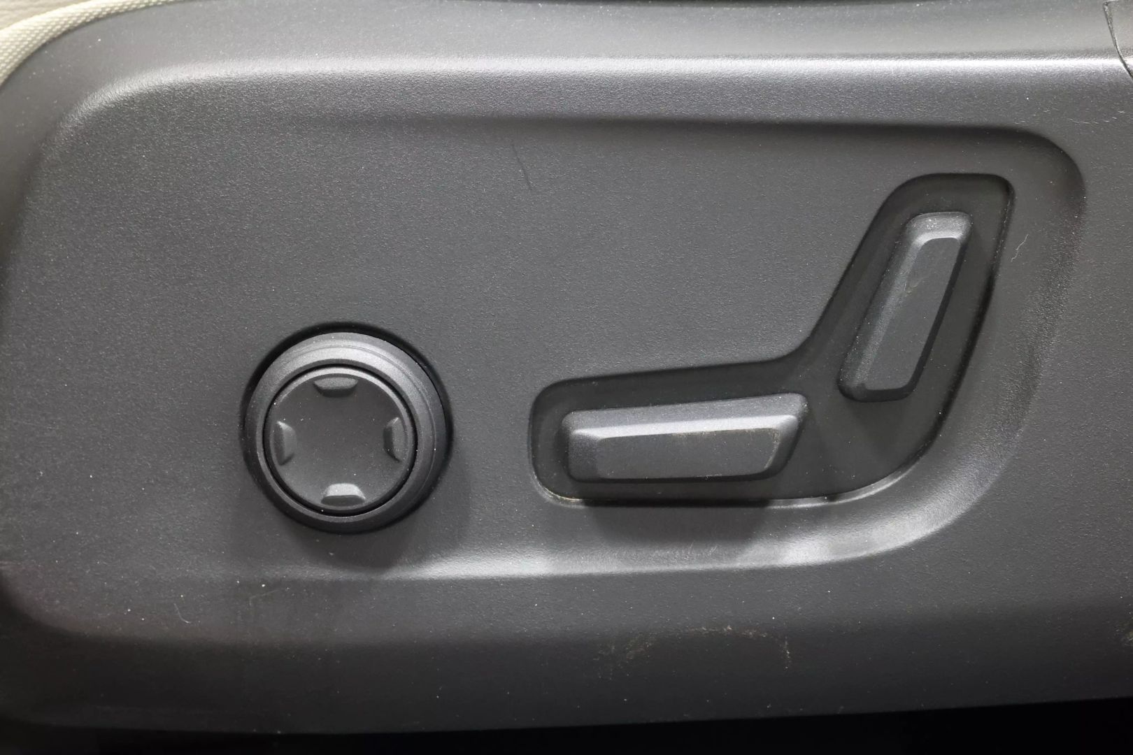 2019 Volvo Xc40 - Image 13