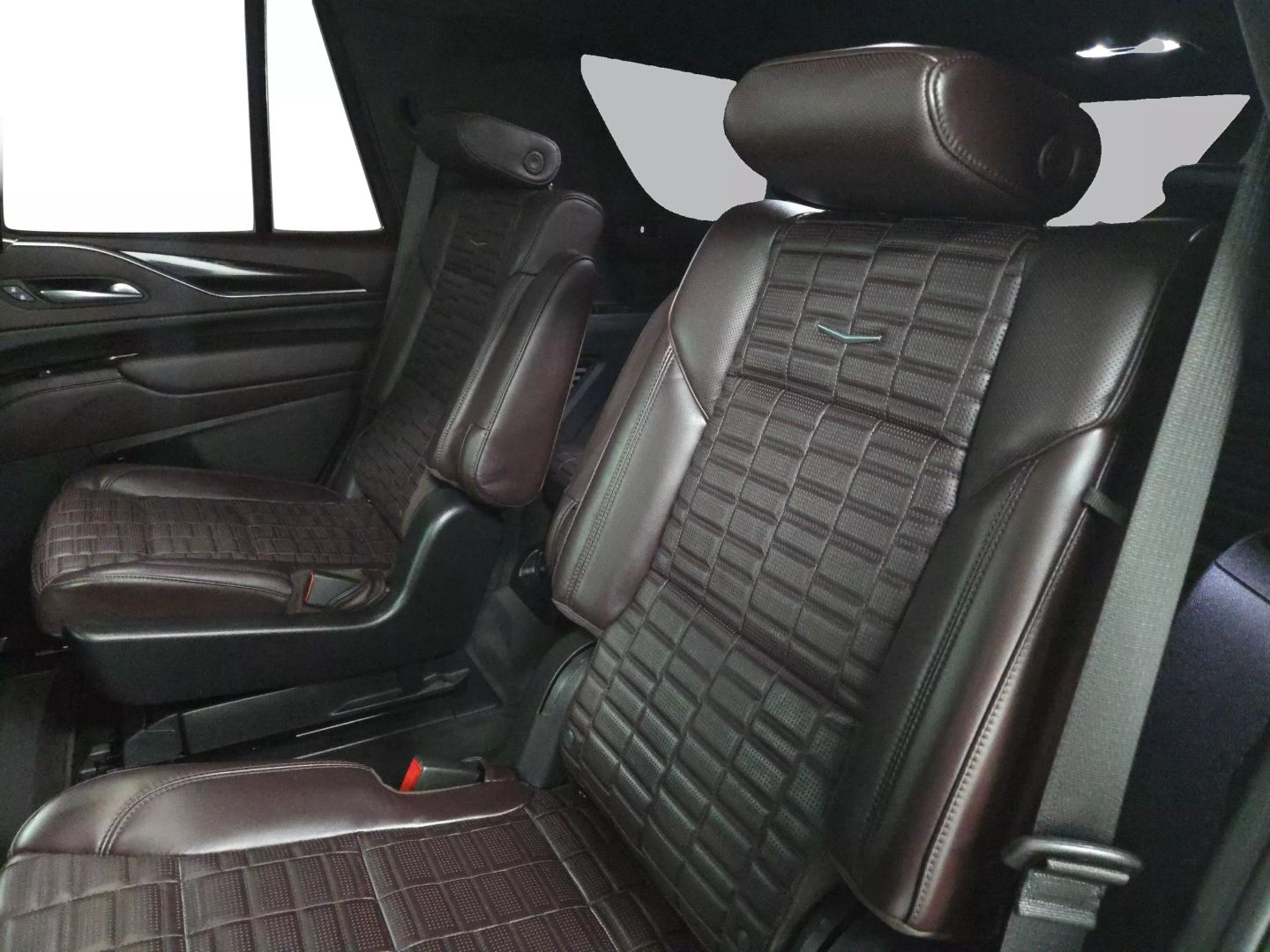 2022 Cadillac Escalade - Image 15