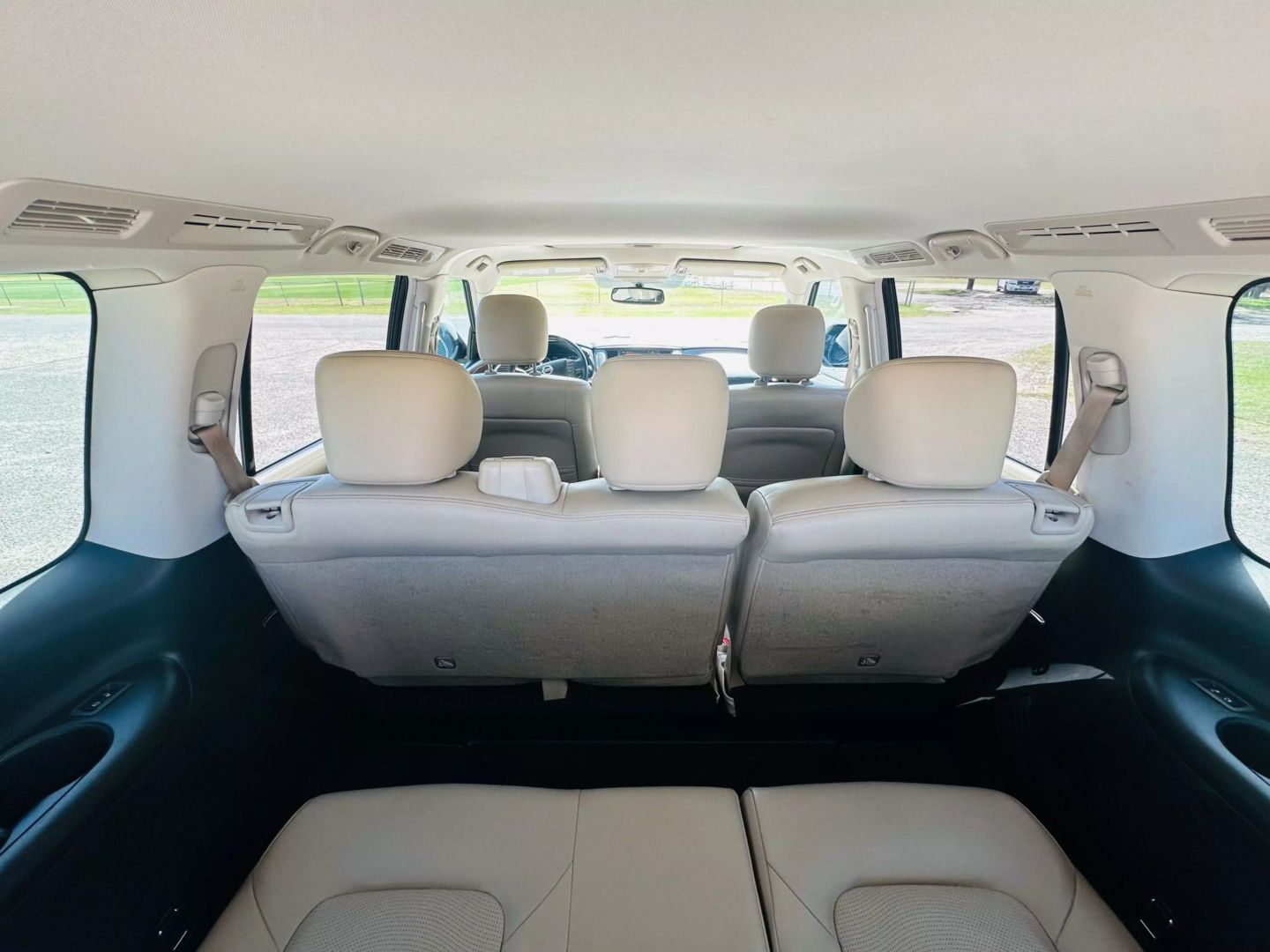 2018 Nissan Armada - Image 11