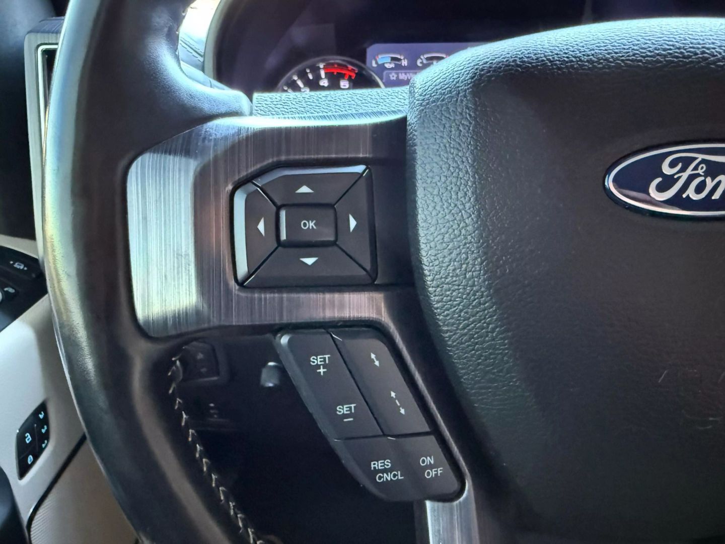2020 Ford F250 Super Duty Crew Cab - Image 22