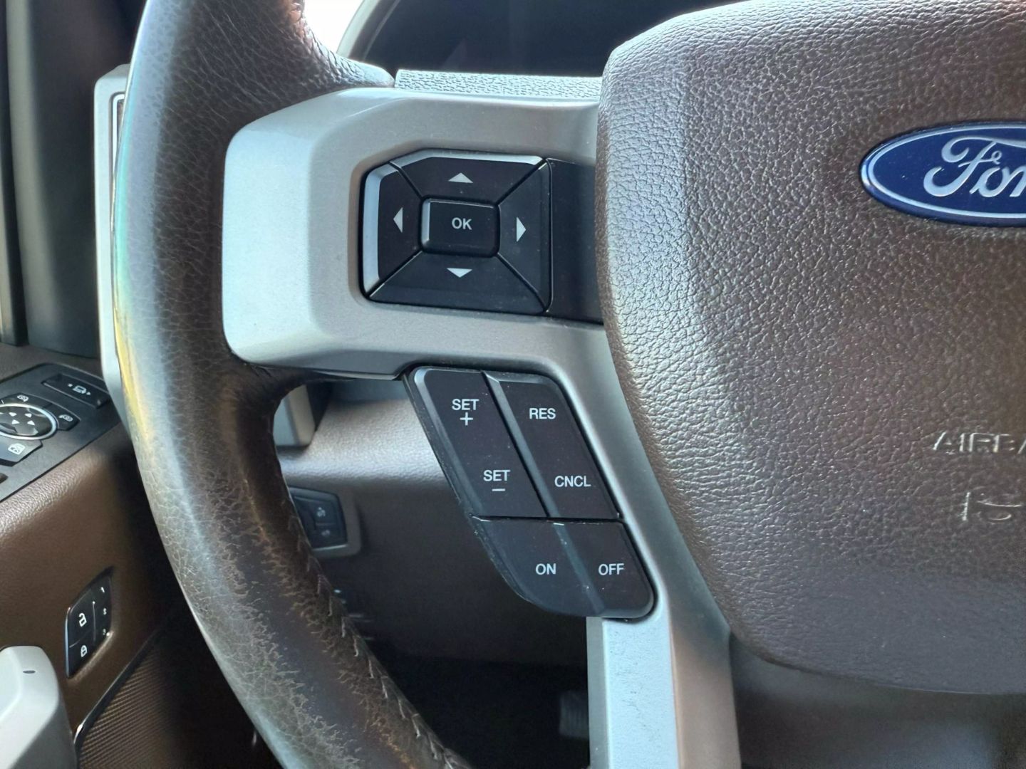 2018 Ford F250 Super Duty Crew Cab - Image 23
