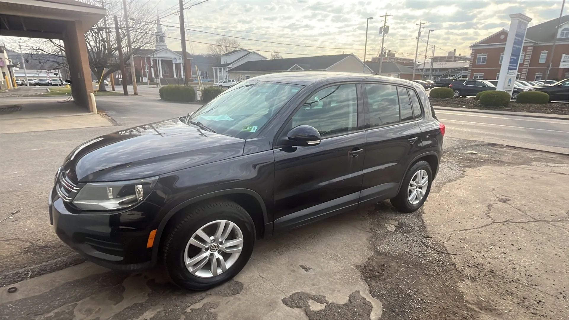 2012 Volkswagen Tiguan LE