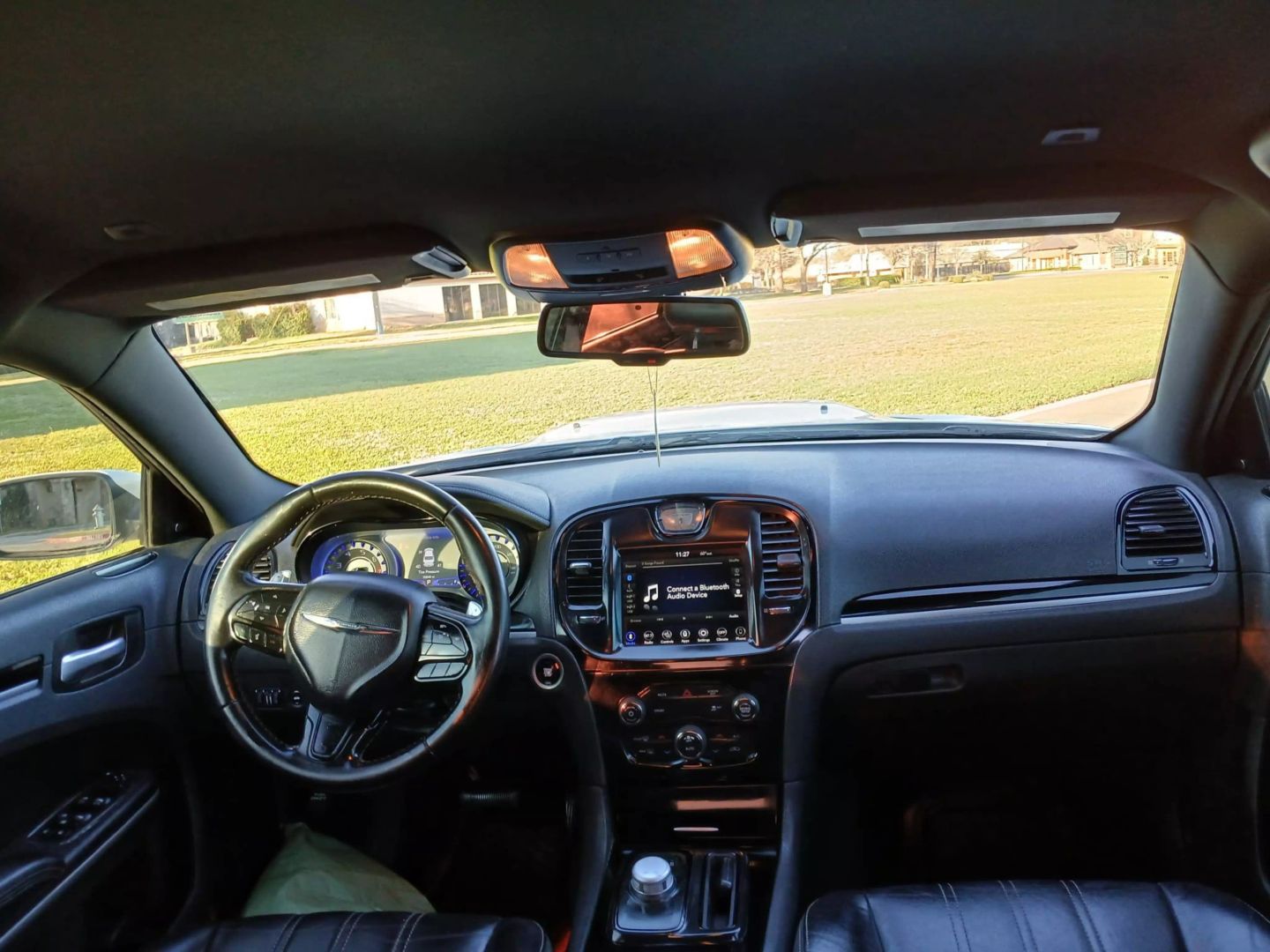 2019 Chrysler 300 - Image 9