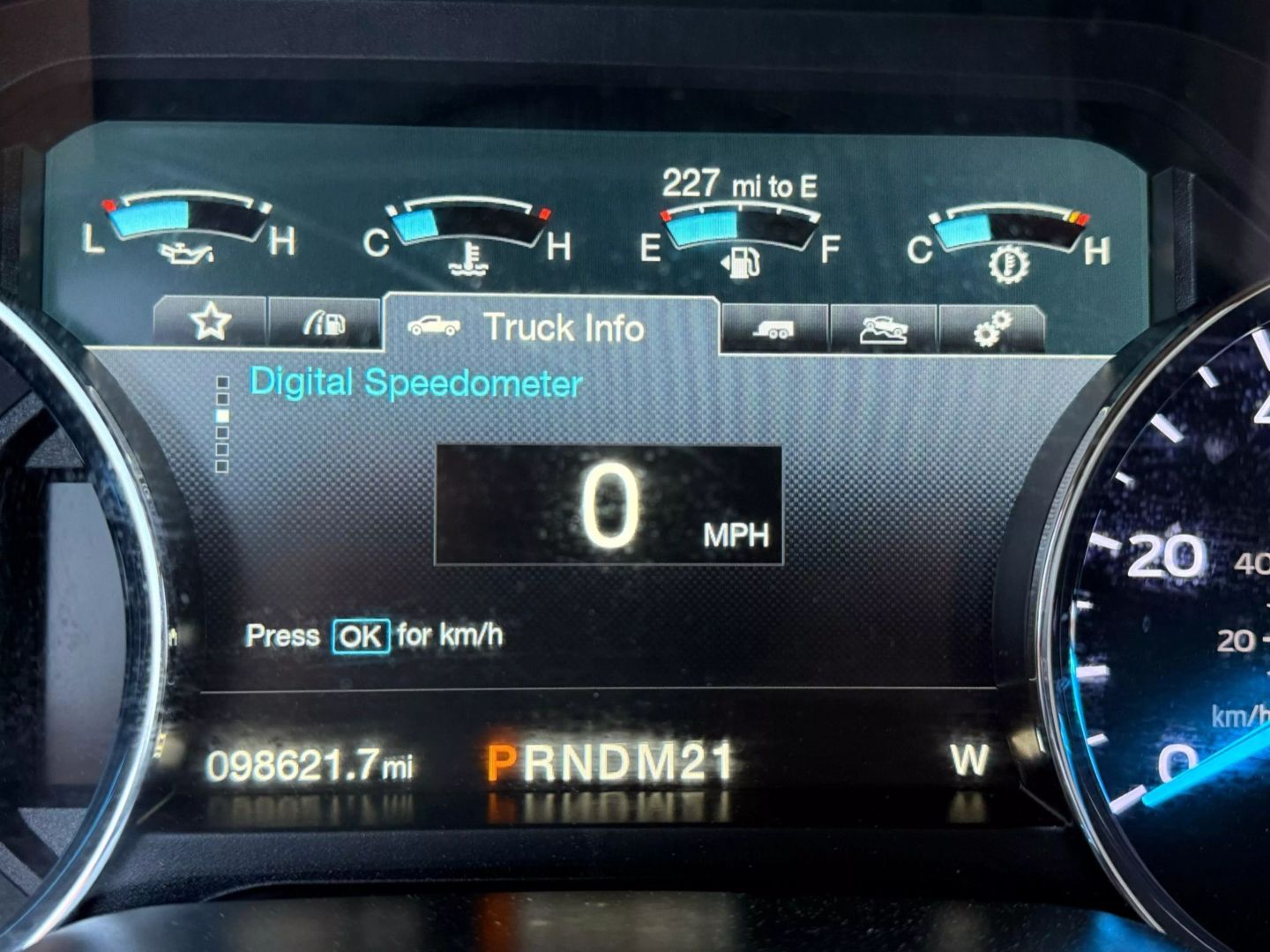 2018 Ford F250 Super Duty Crew Cab - Image 29