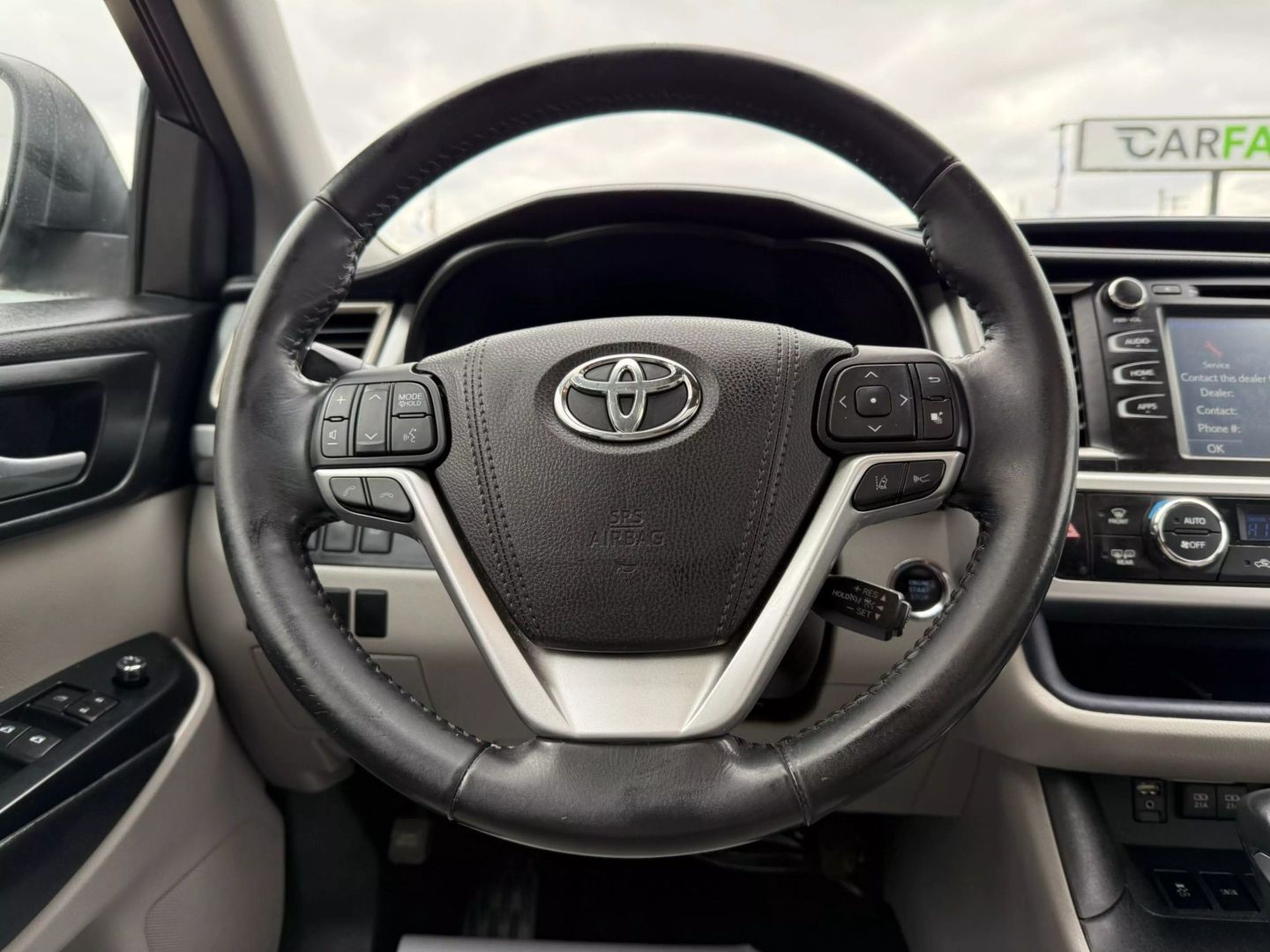 2017 Toyota Highlander - Image 30