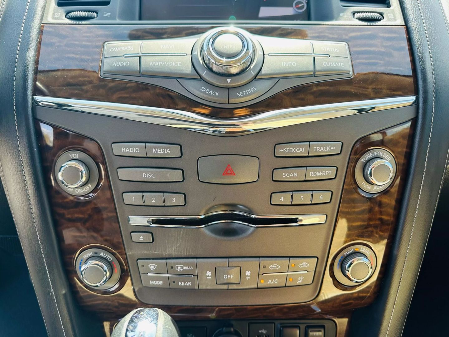 2018 Nissan Armada - Image 23