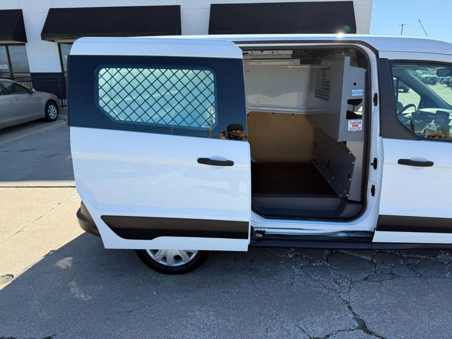 2020 Ford Transit Connect Cargo Van - Image 25