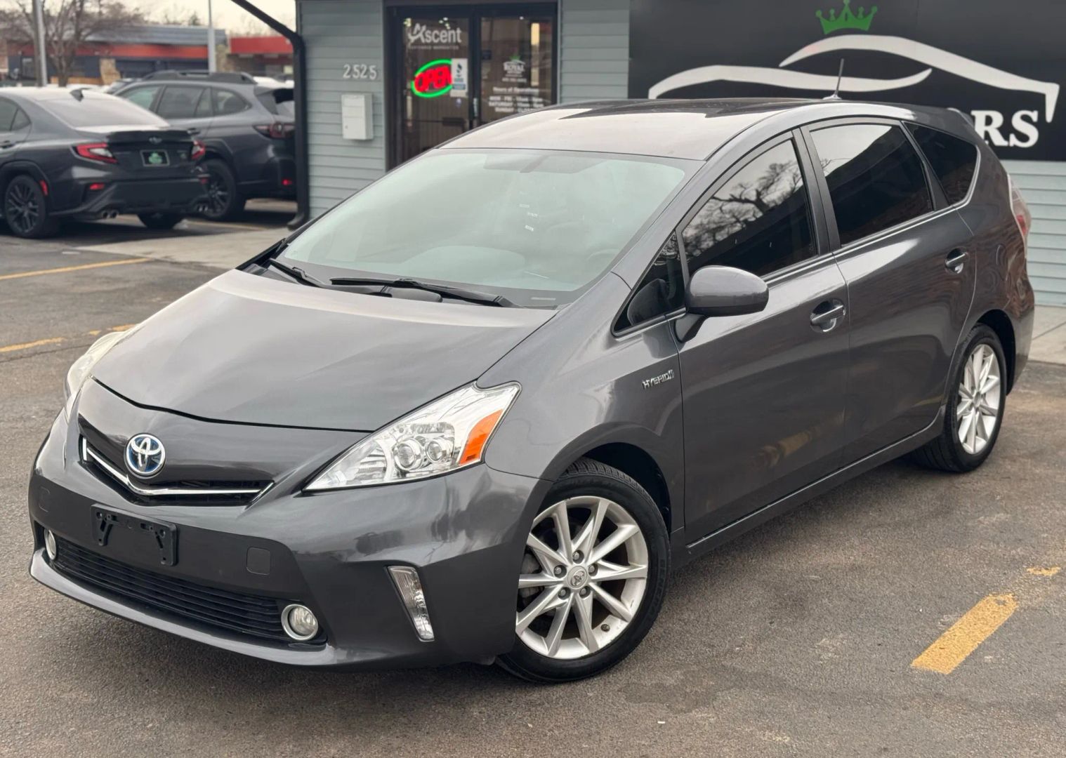 2014 Toyota Prius V - Image 6
