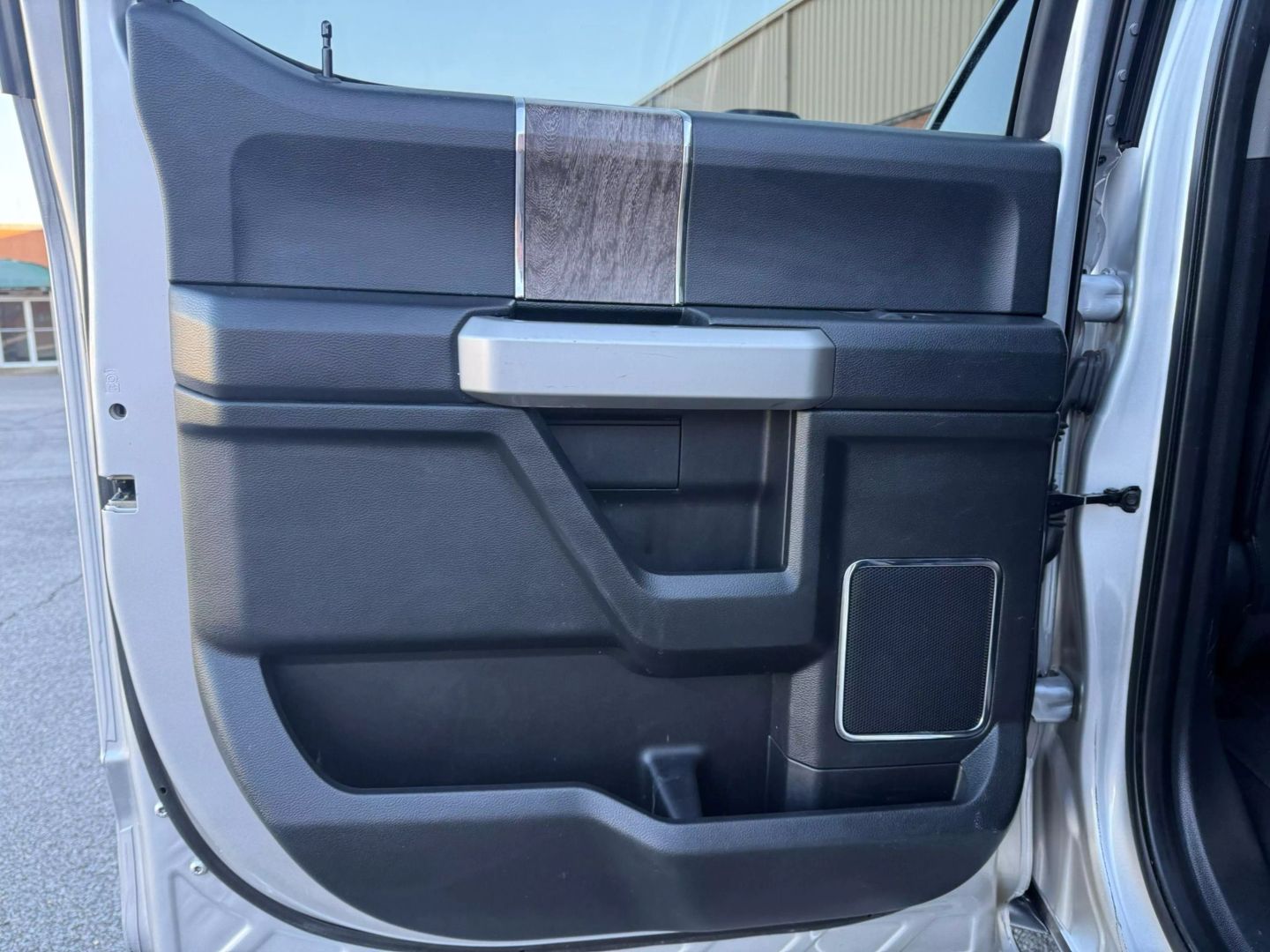 2019 Ford F250 Super Duty Crew Cab - Image 16