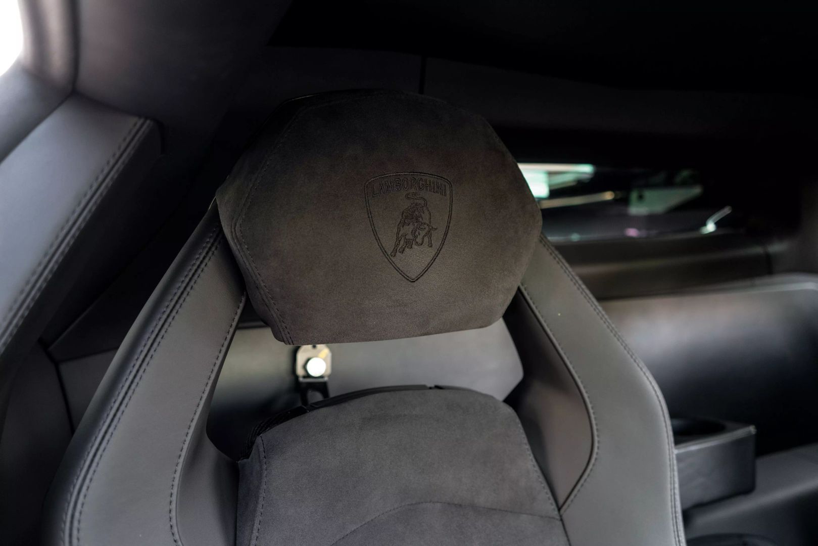 2014 Lamborghini Aventador - Image 74