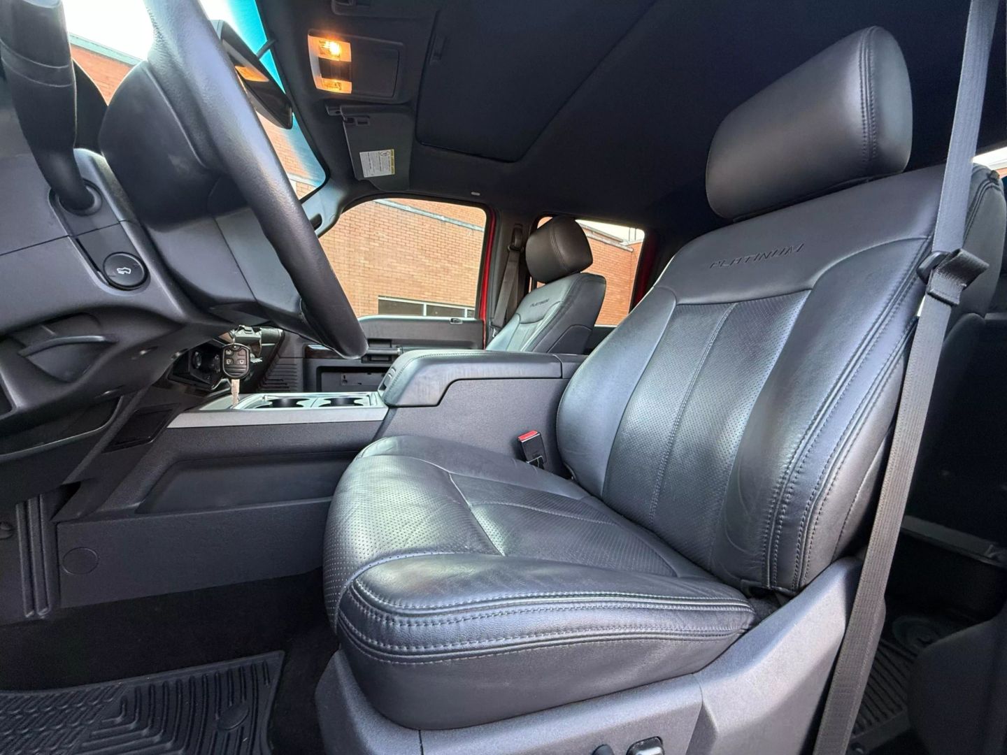 2016 Ford F250 Super Duty Crew Cab - Image 2