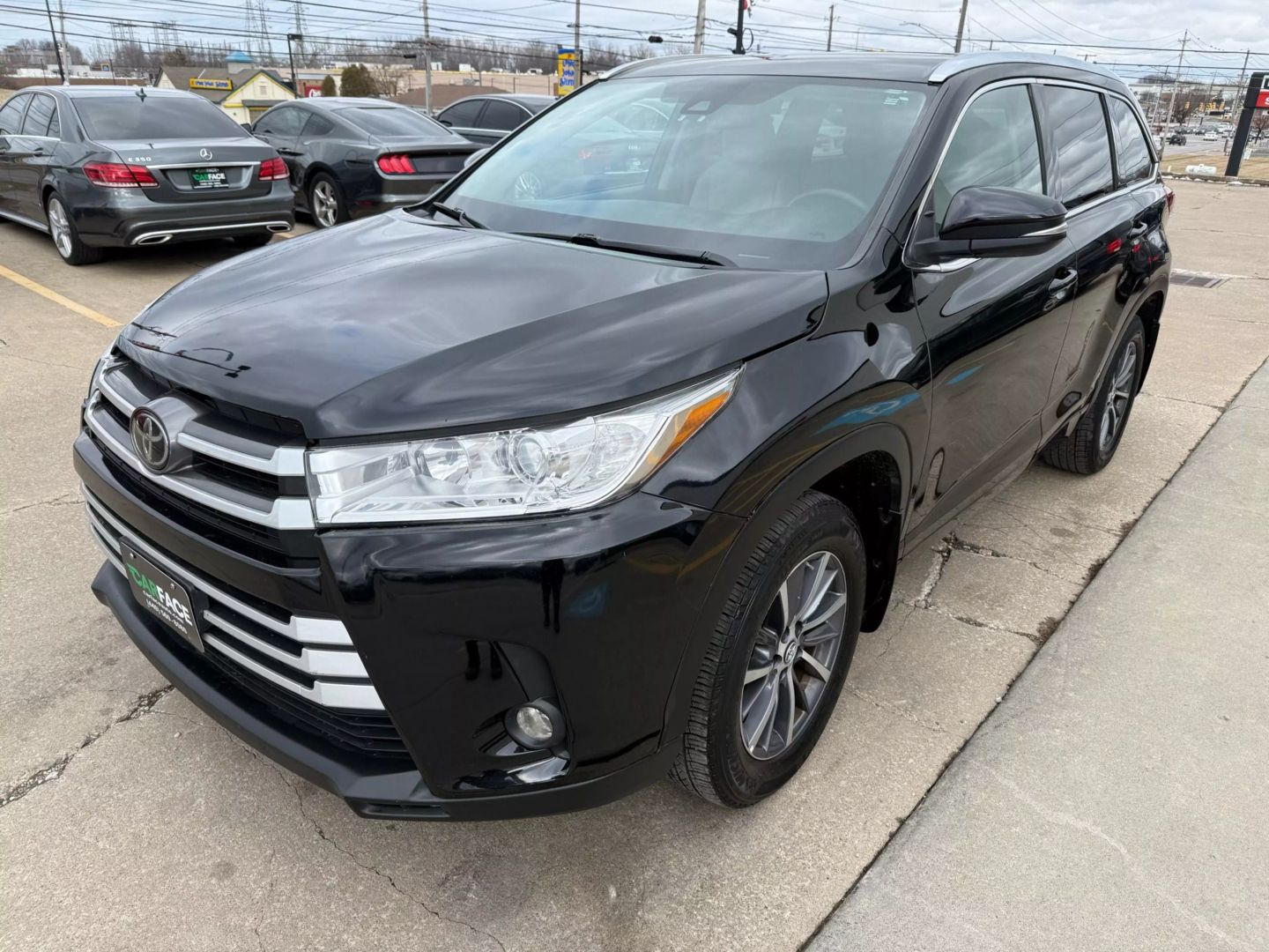2017 Toyota Highlander - Image 4