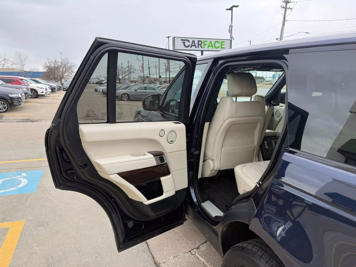 2015 Land Rover Range Rover - Image 19