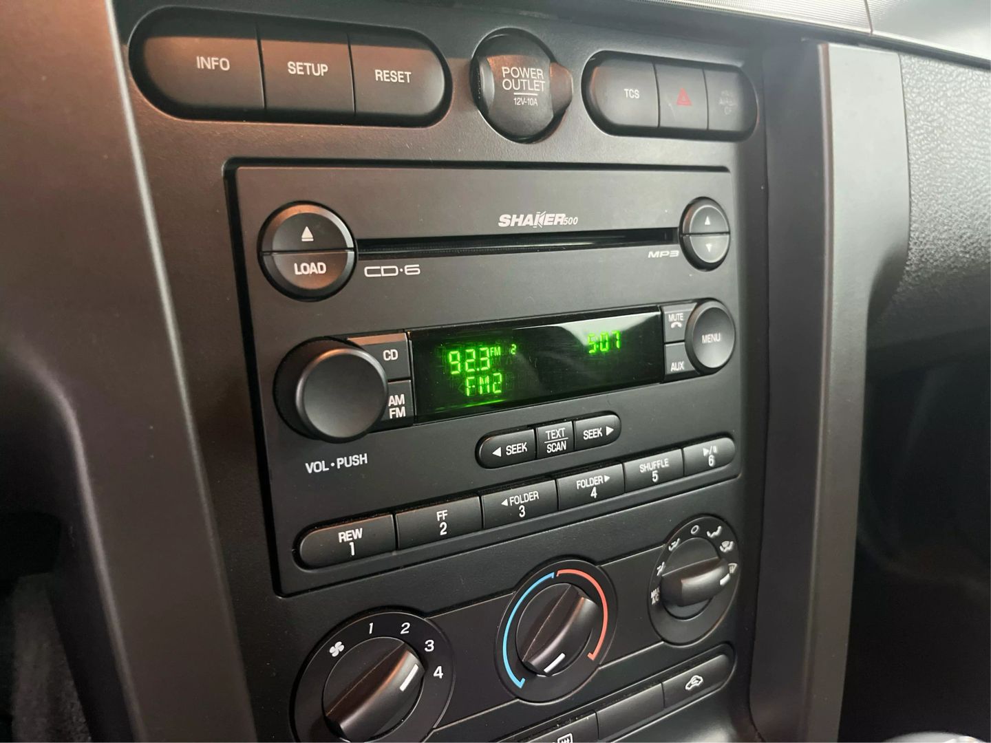 2007 Ford Mustang - Image 27
