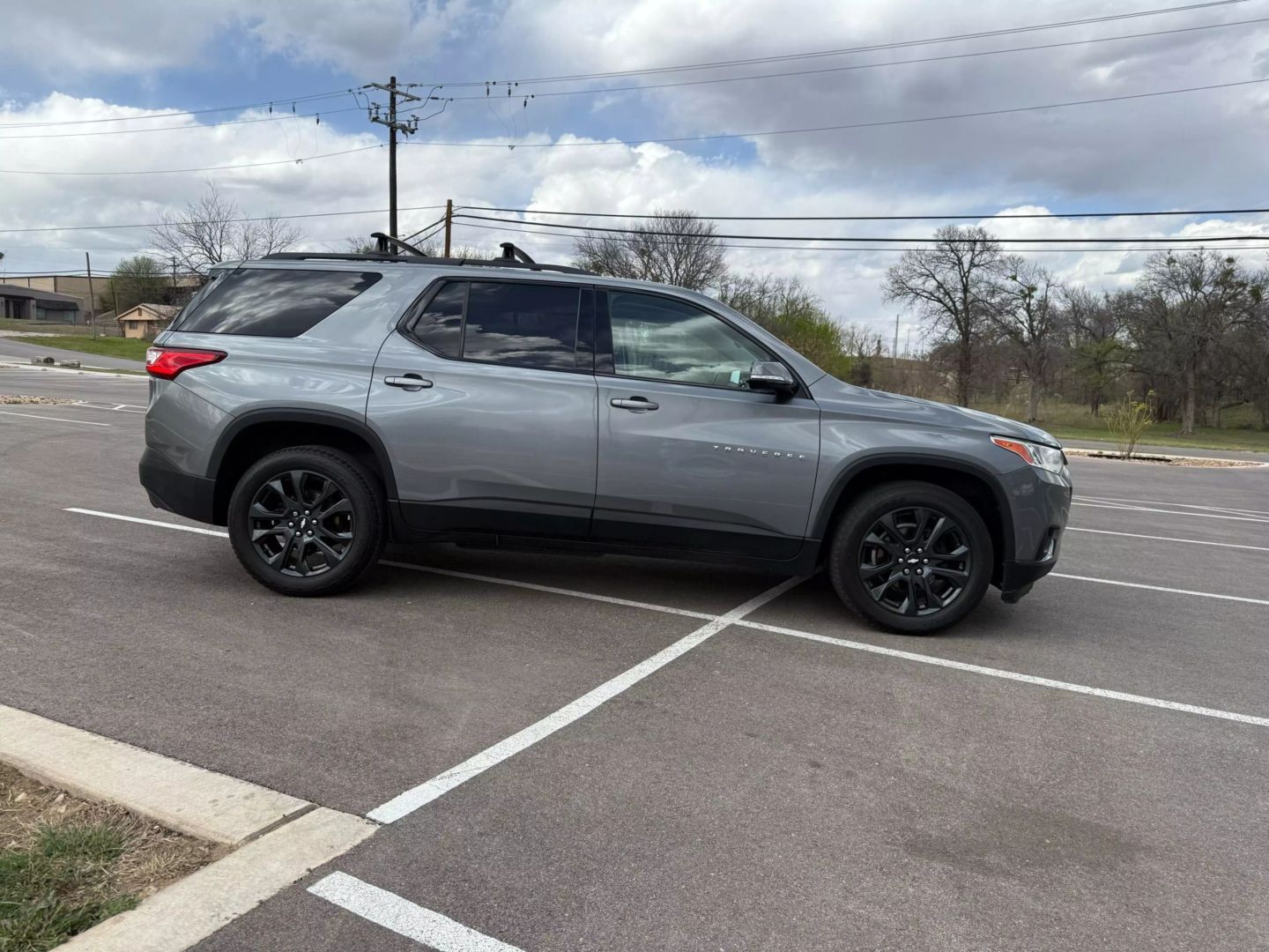 2019 Chevrolet Traverse - Image 2