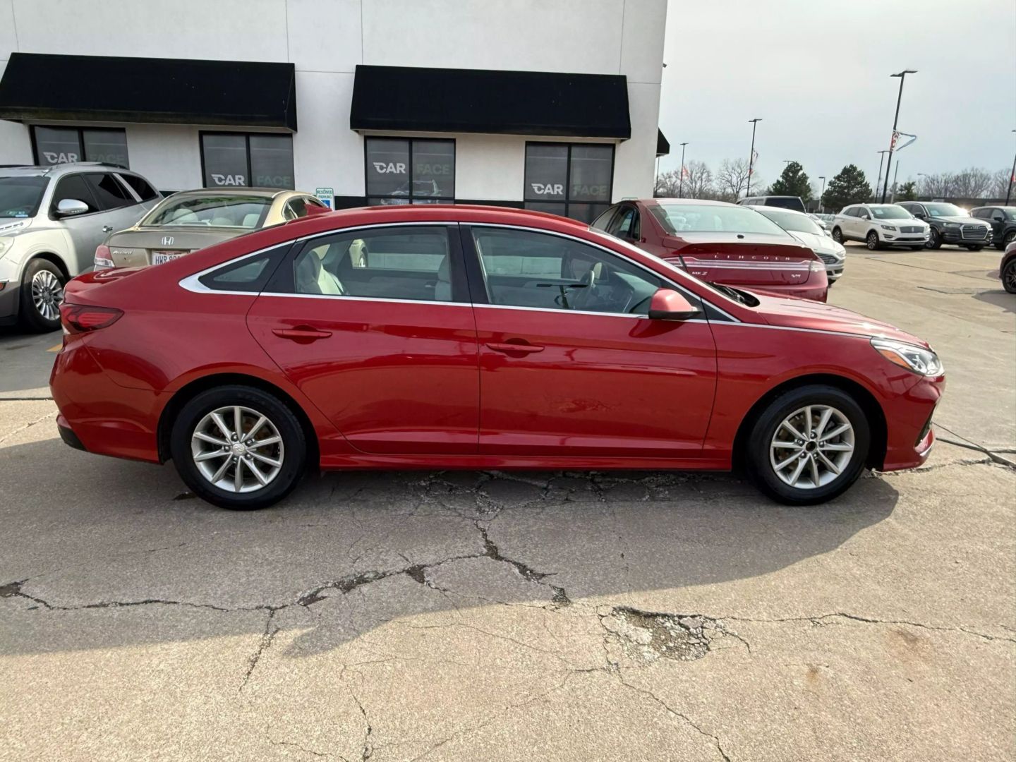 2018 Hyundai Sonata - Image 11