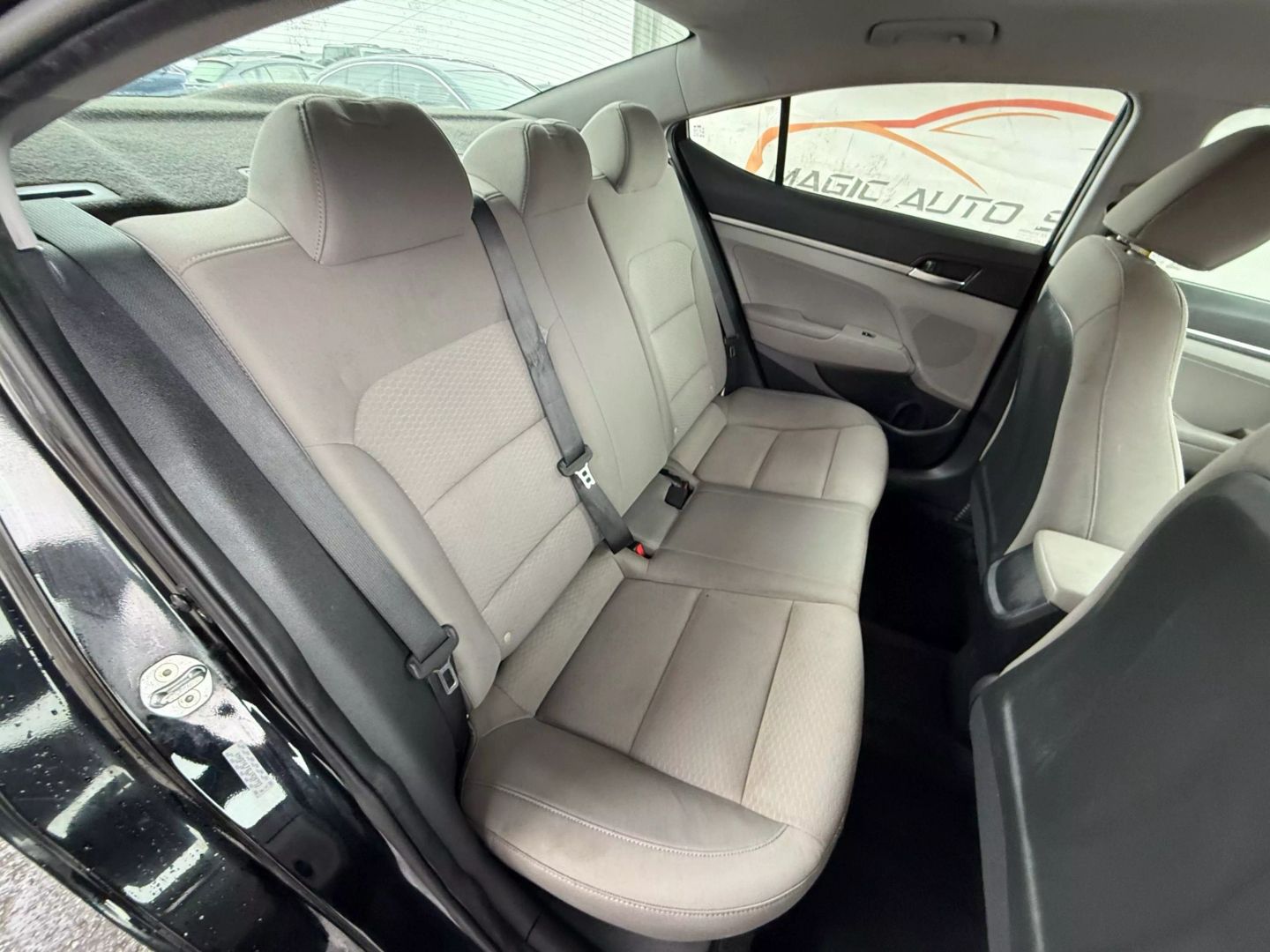 2020 Hyundai Elantra - Image 23