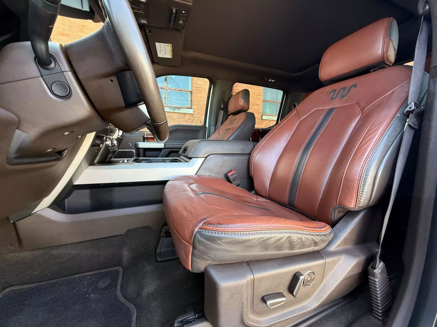 2018 Ford F250 Super Duty Crew Cab - Image 2