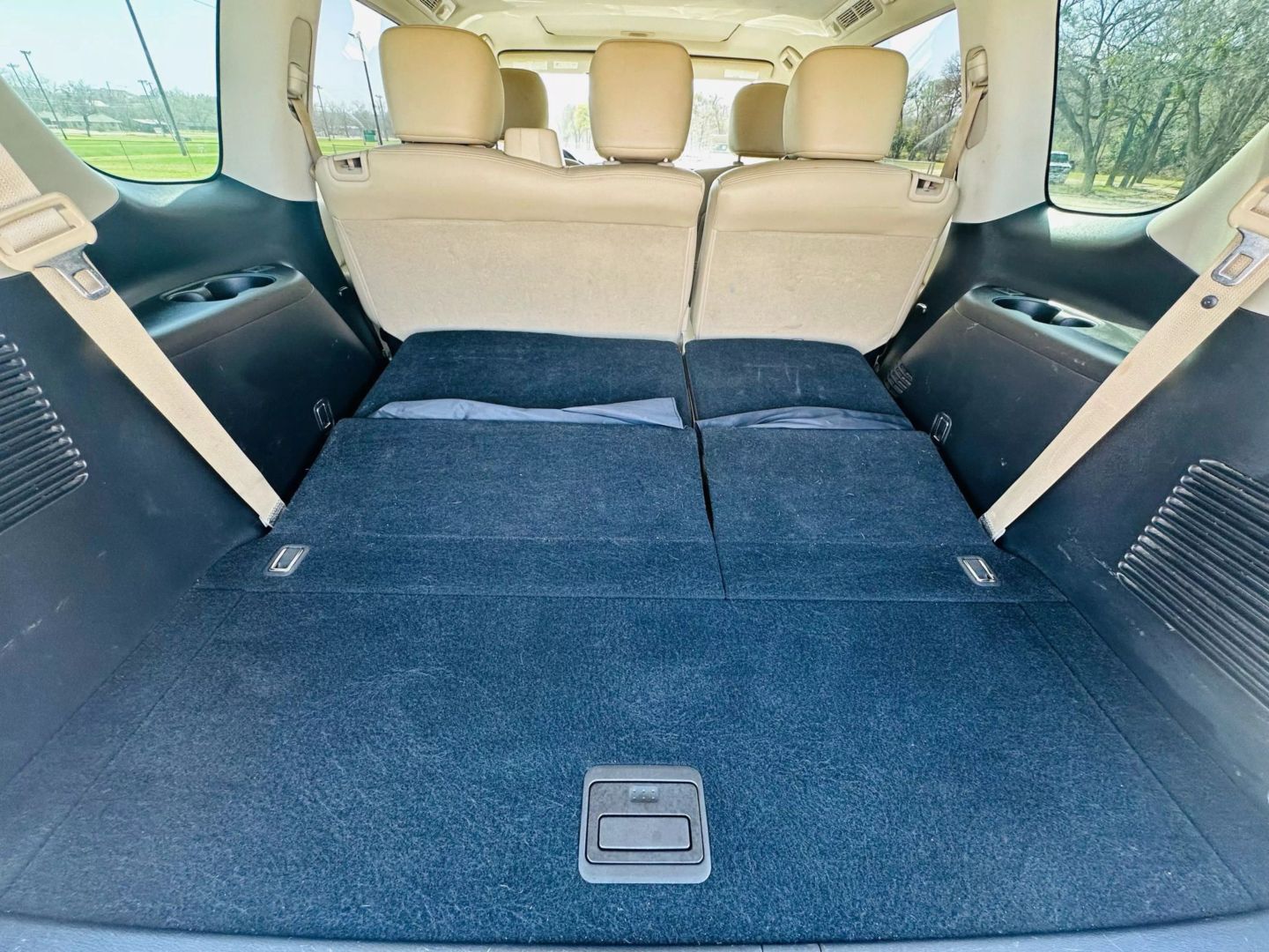 2018 Nissan Armada - Image 12
