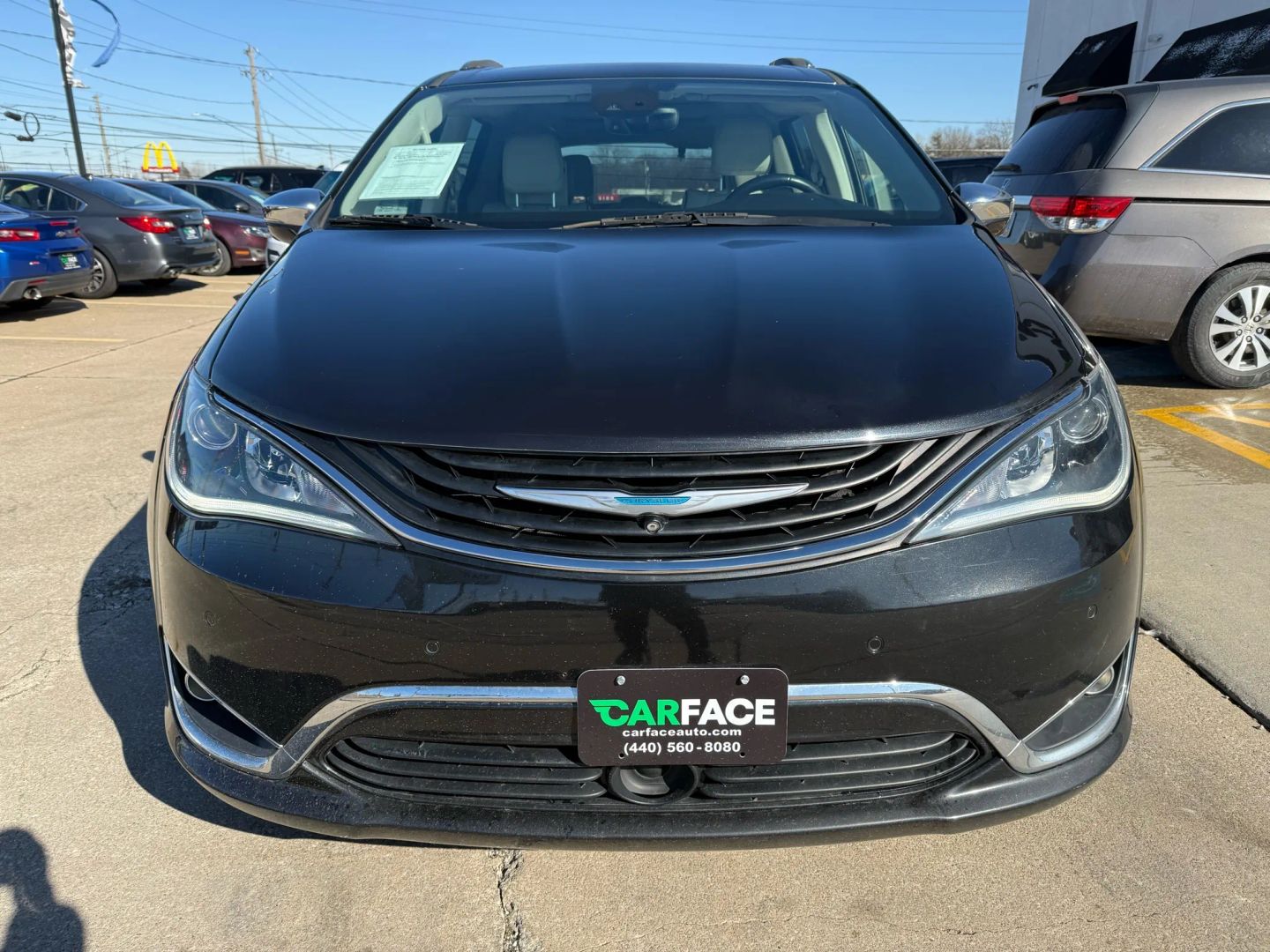 2018 Chrysler Pacifica Hybrid - Image 3