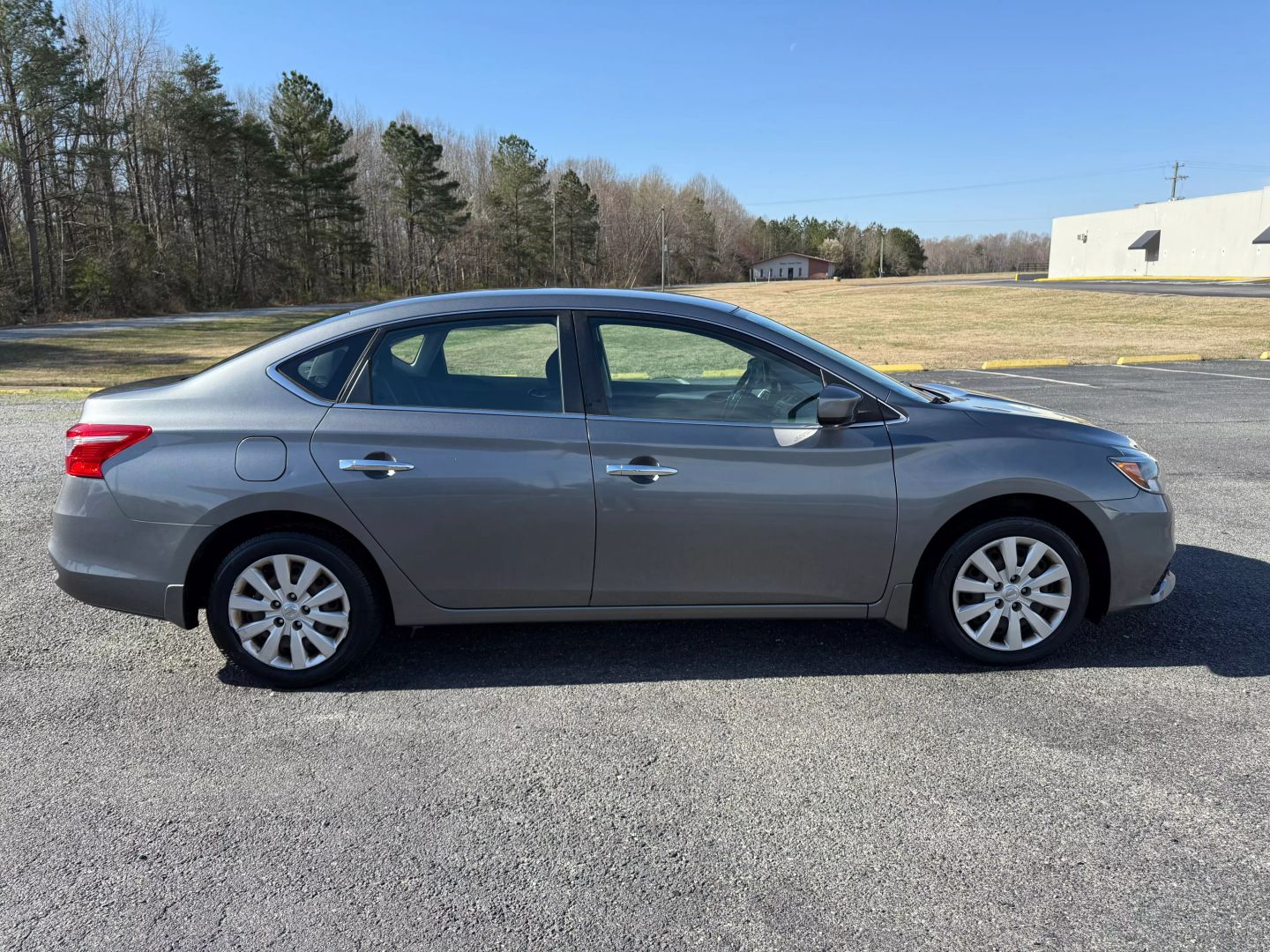 2017 Nissan Sentra - Image 4