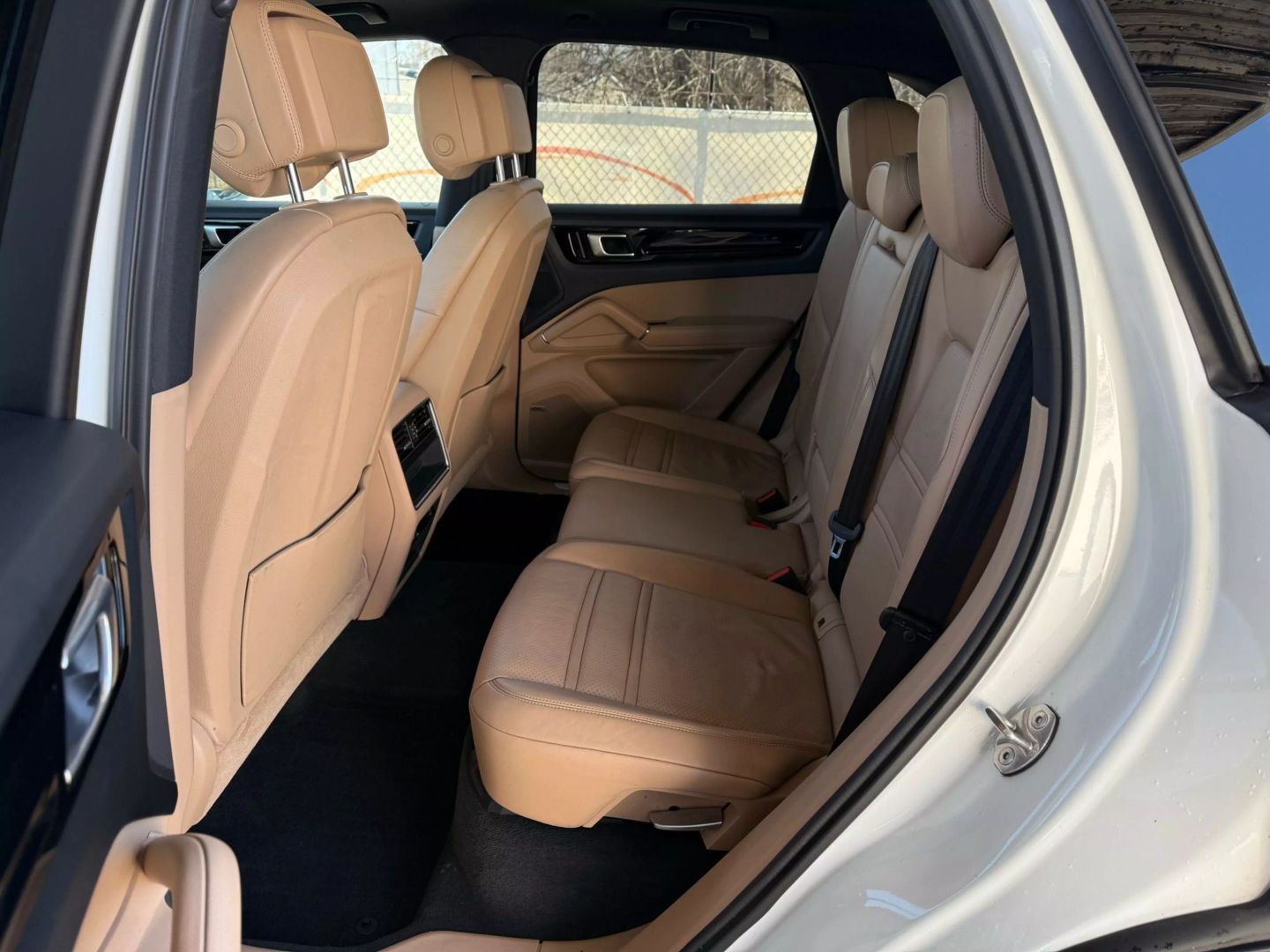 2019 Porsche Cayenne - Image 18