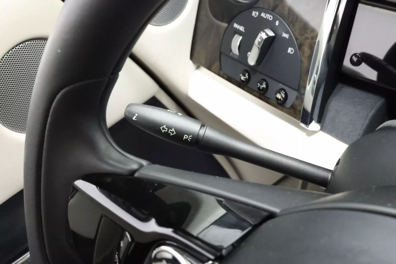 2014 Rolls-royce Wraith - Image 23